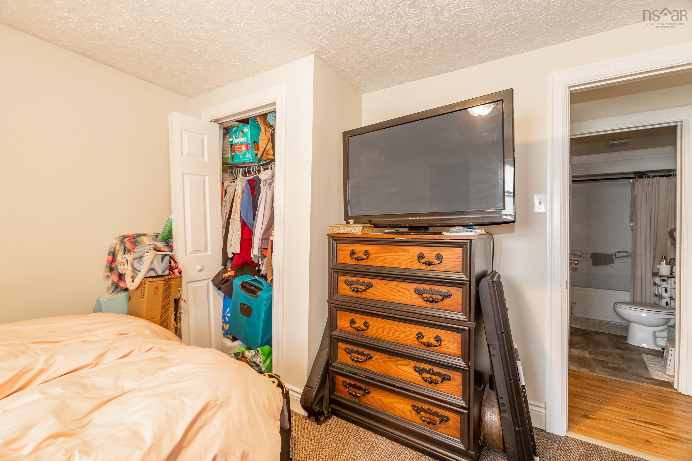 $409,900.00: 423 - 425 Canaan Avenue, Highbury