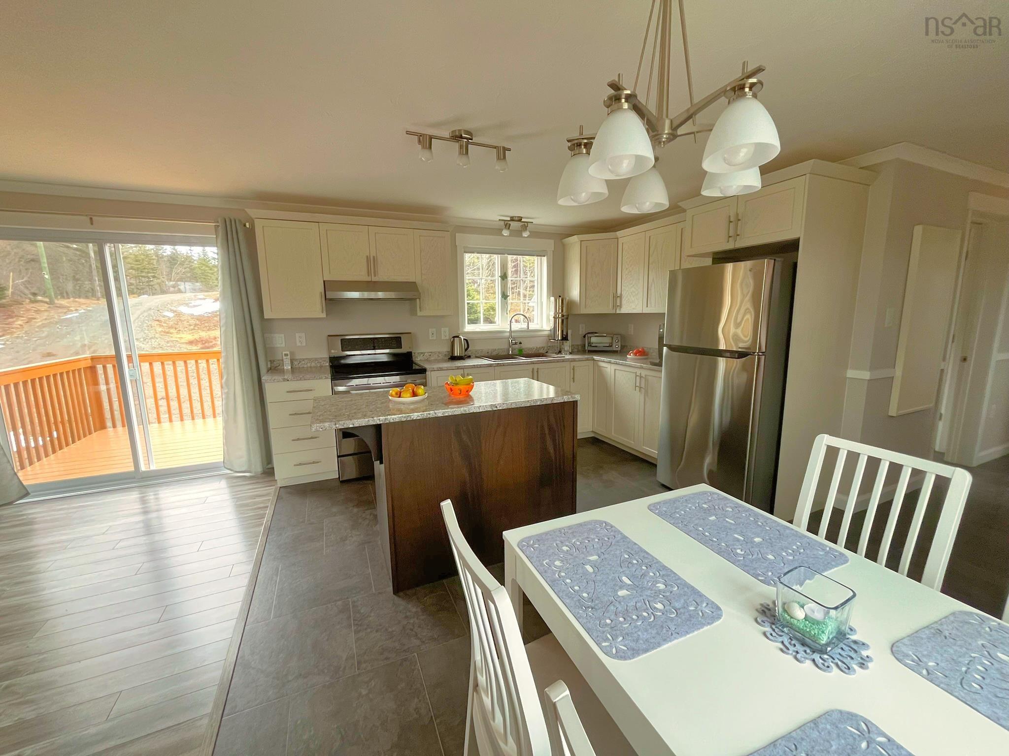 $399,000.00: 290 Eastside Grand River Road, Grand River