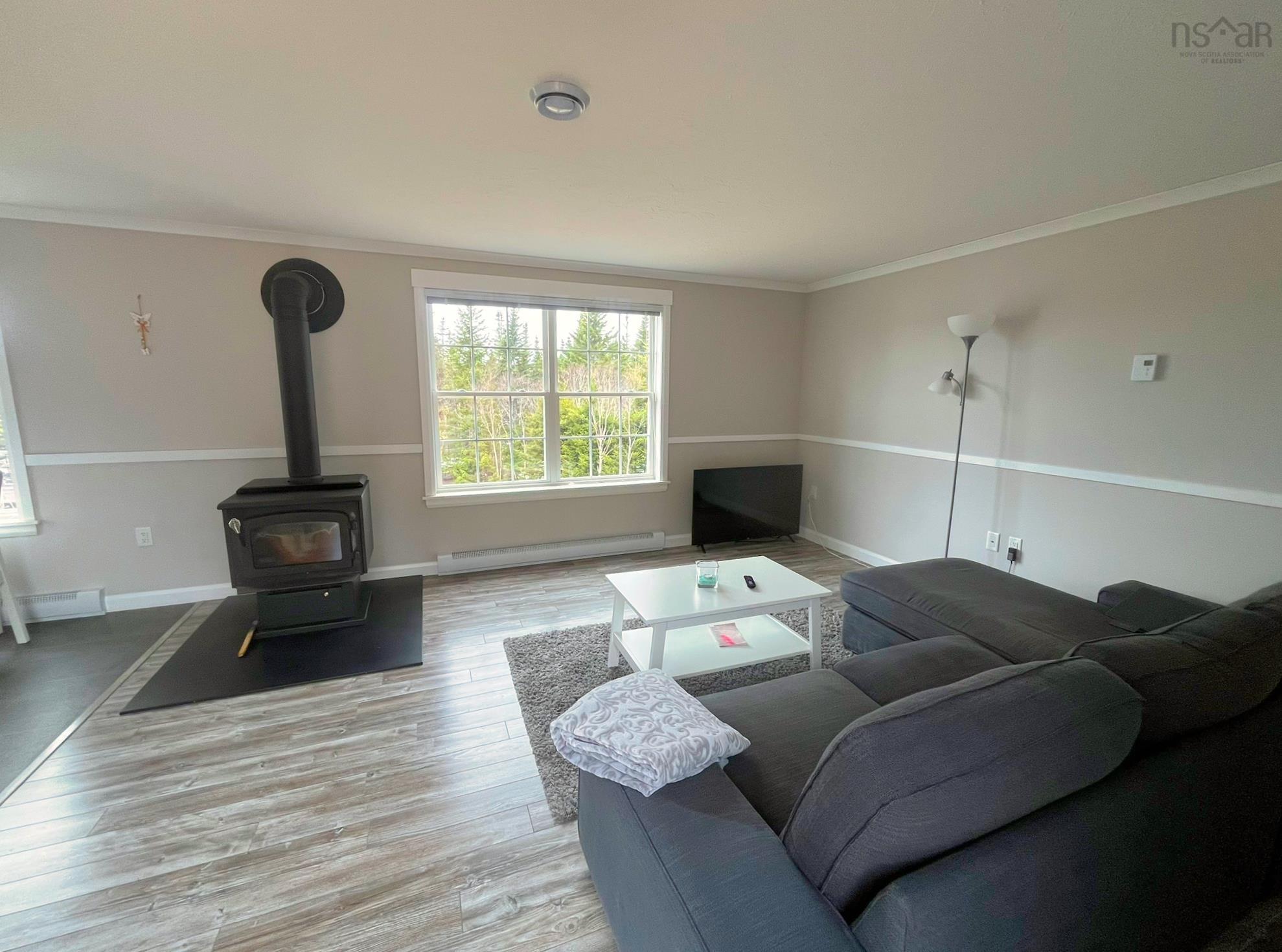 $399,000.00: 290 Eastside Grand River Road, Grand River