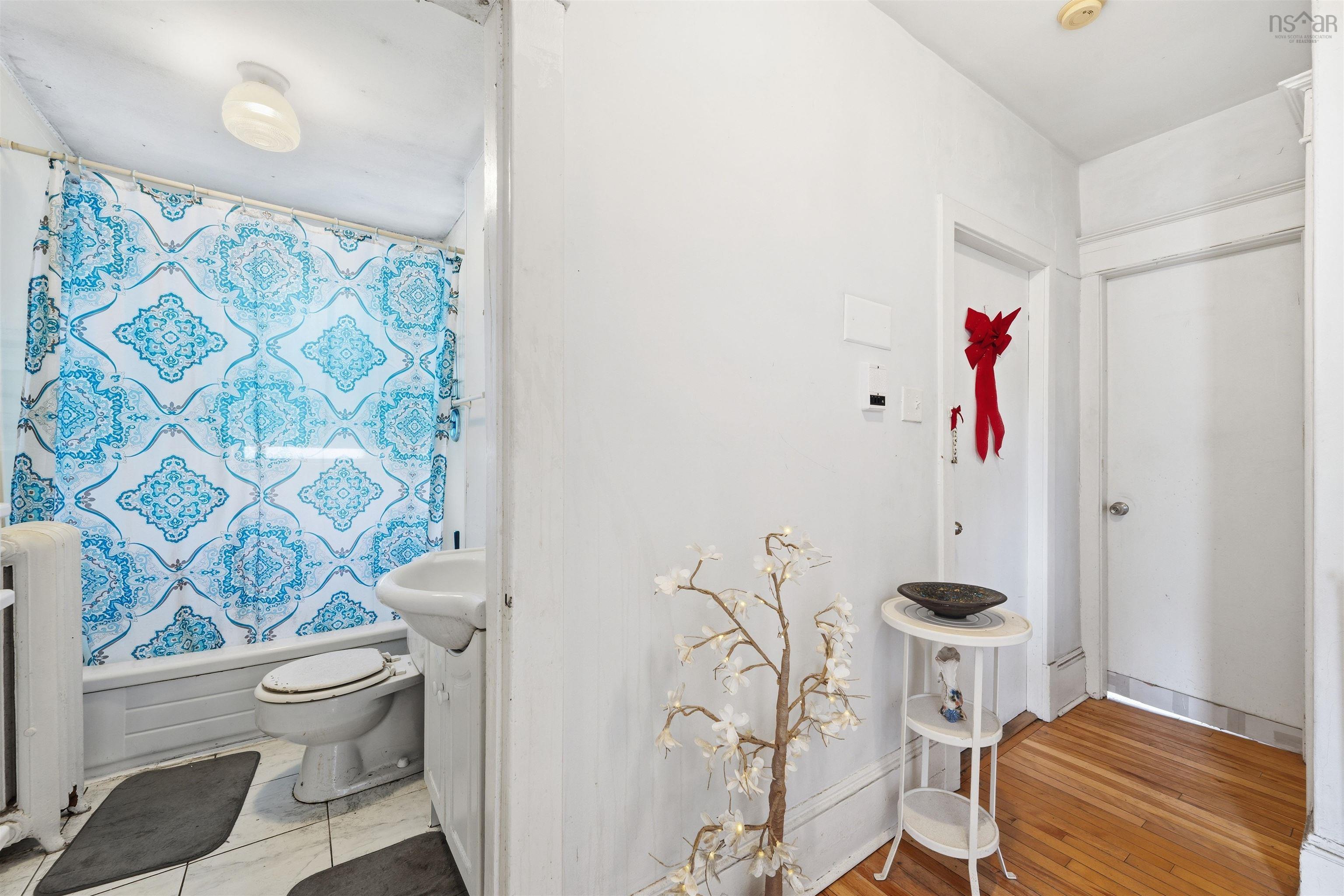 3 1034 Barrington Street, Halifax Peninsula, NS (MLS 202607327)