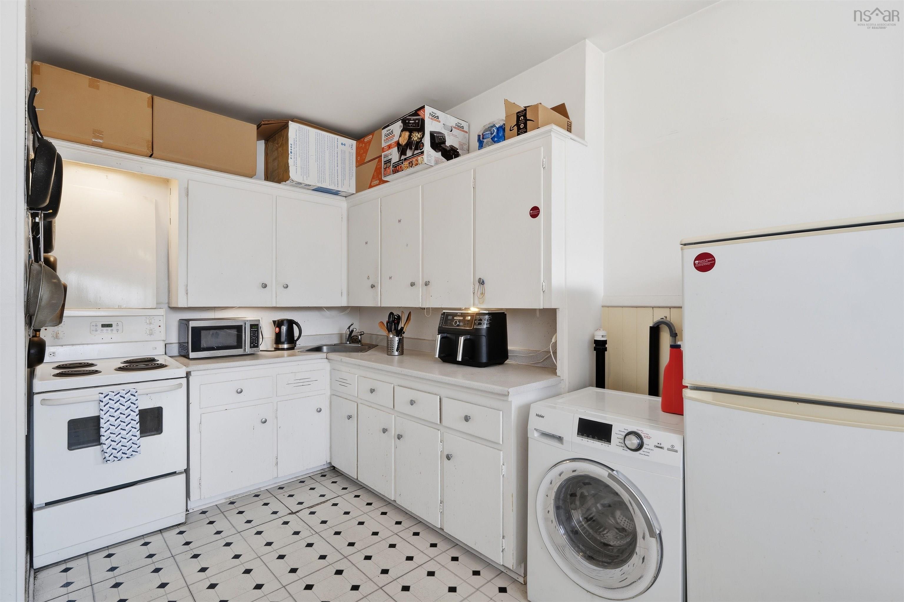 3 1034 Barrington Street, Halifax Peninsula, NS (MLS 202607327)