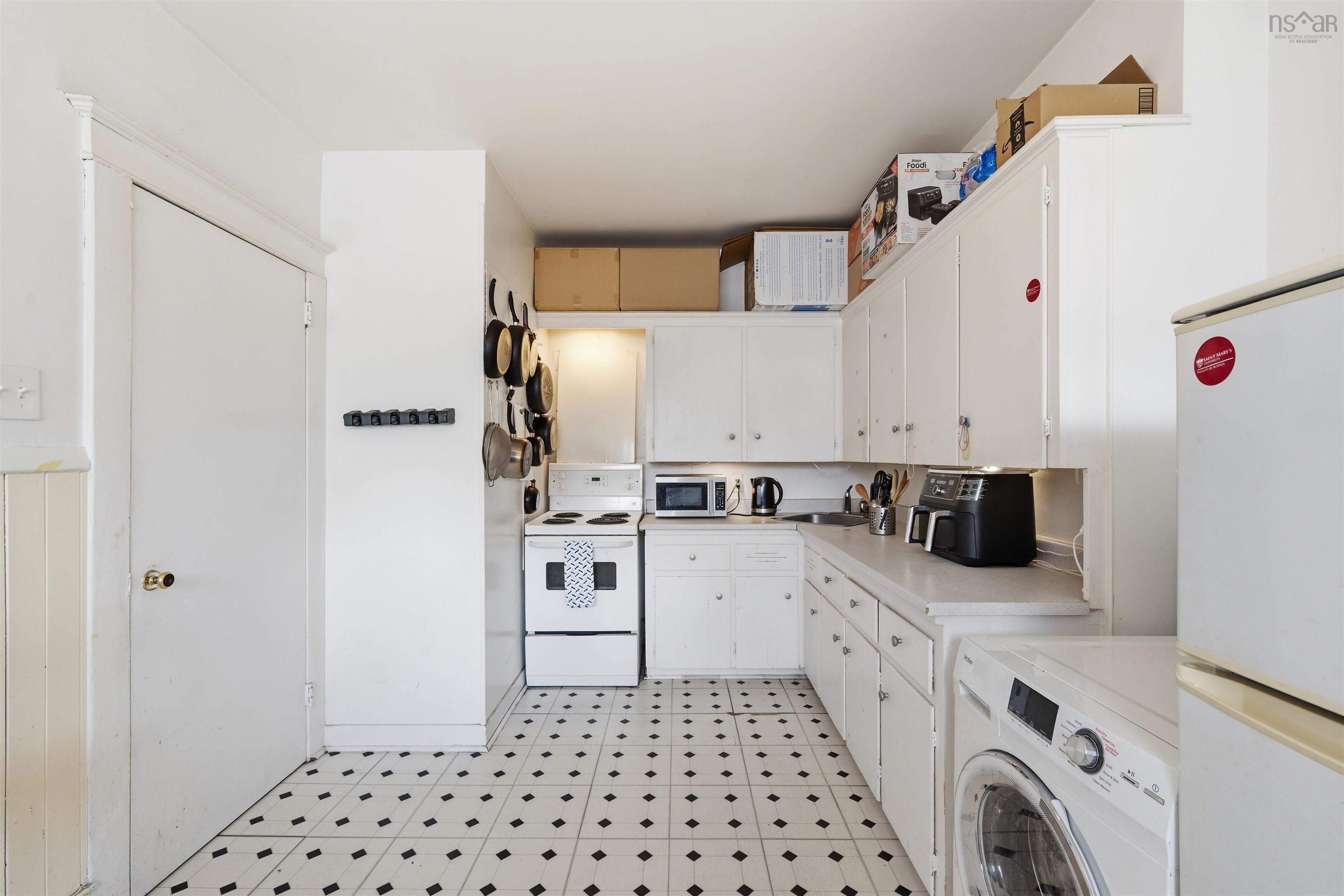 3 1034 Barrington Street, Halifax Peninsula, NS (MLS 202607327)