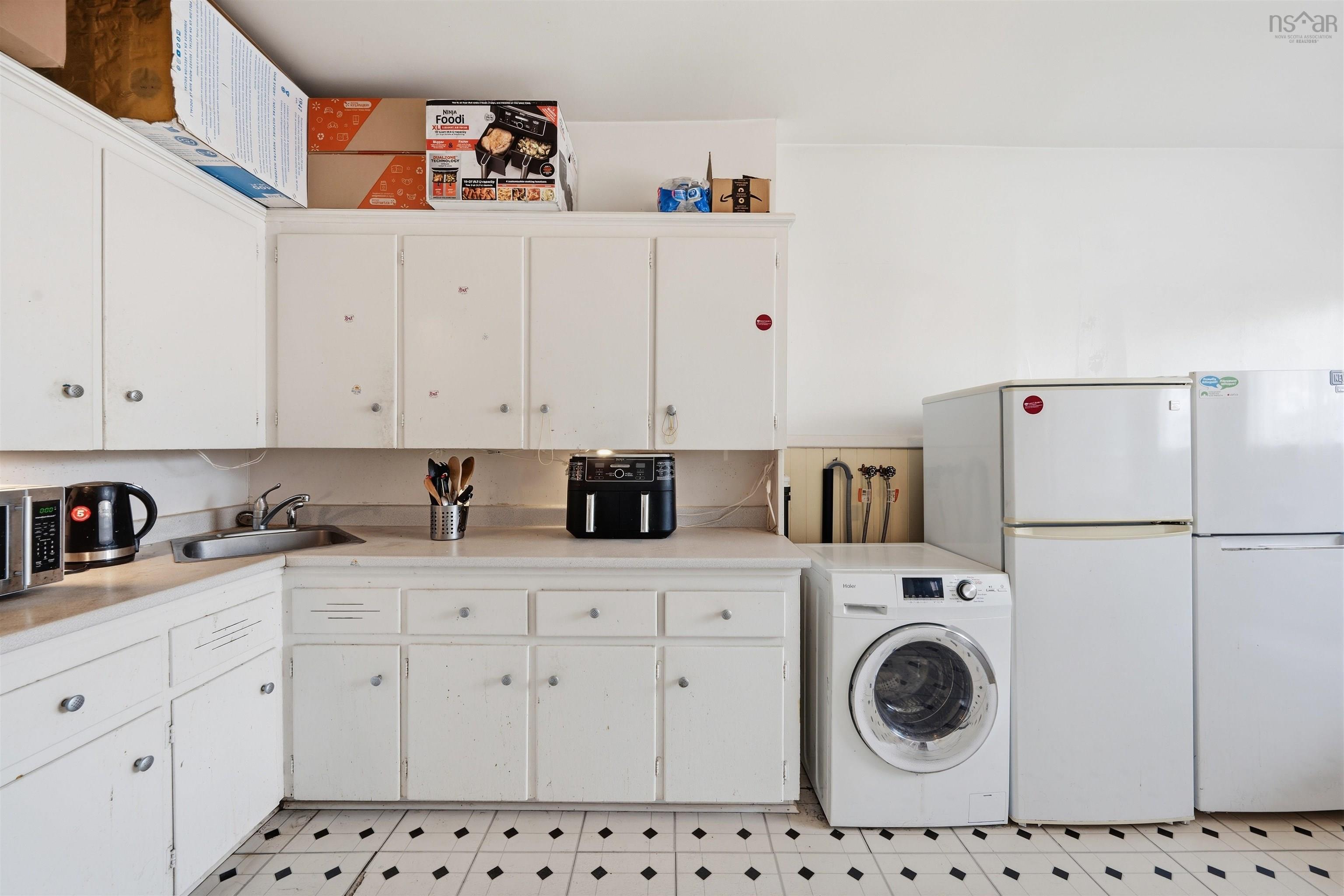 3 1034 Barrington Street, Halifax Peninsula, NS (MLS 202607327)