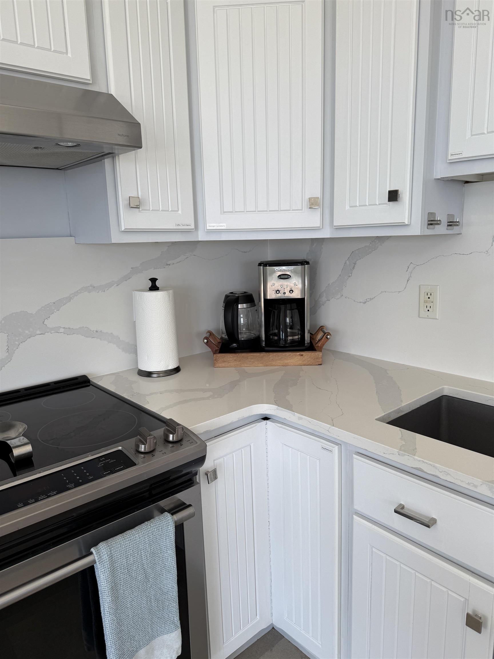 $1,000,000.00: 161 Harbour Heights Road, Broad Cove Banks