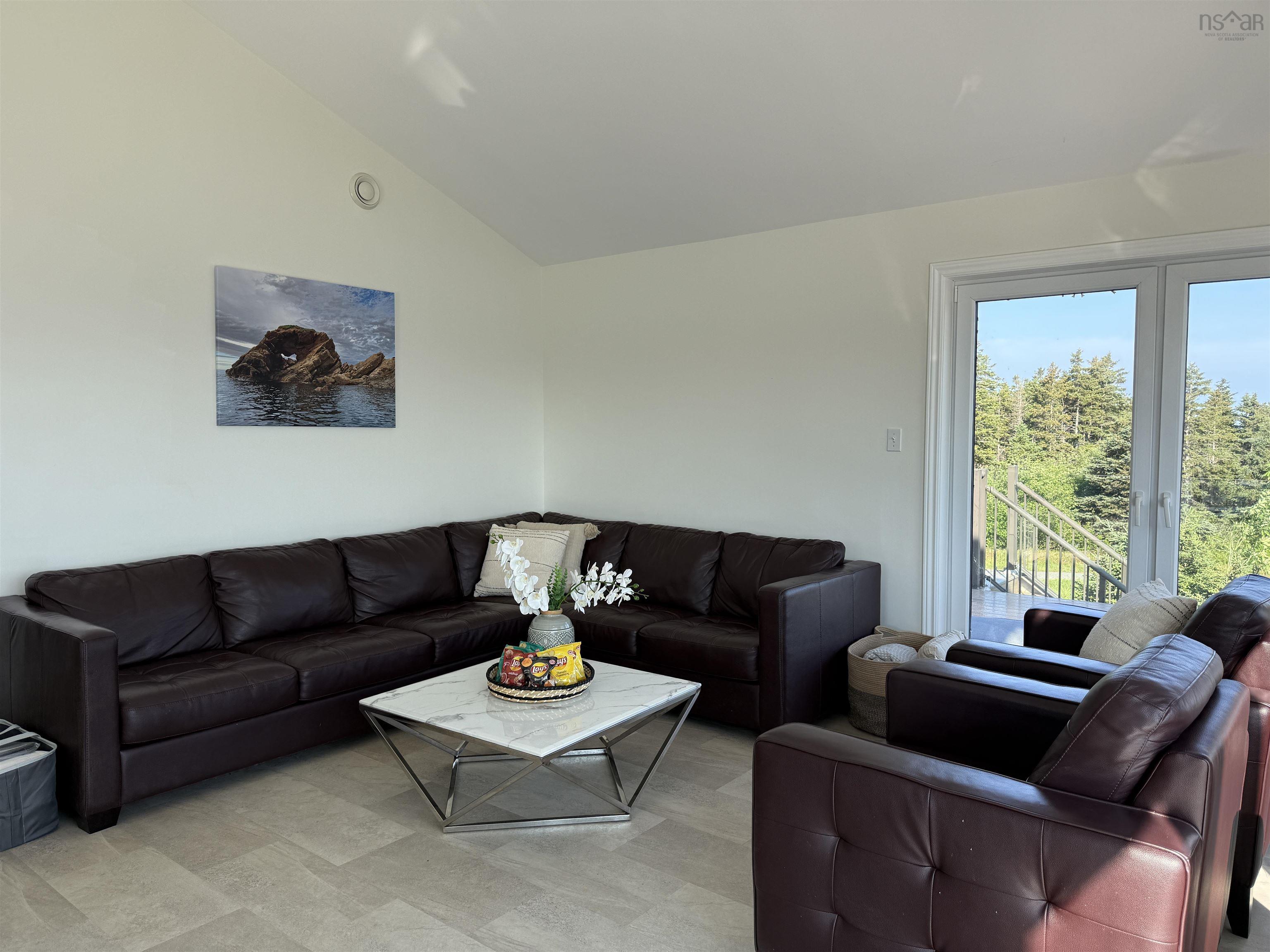 $1,000,000.00: 161 Harbour Heights Road, Broad Cove Banks