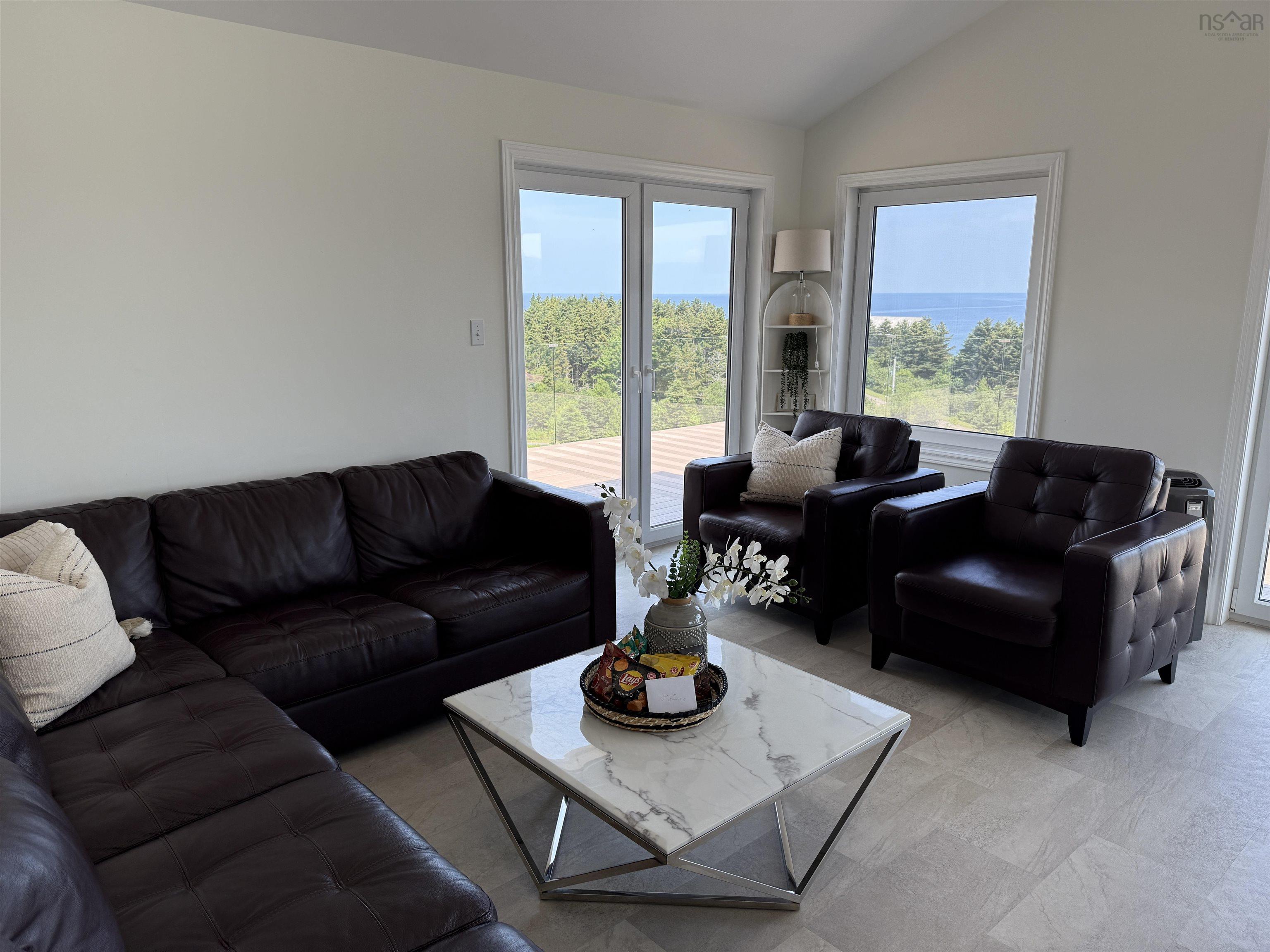 $1,000,000.00: 161 Harbour Heights Road, Broad Cove Banks