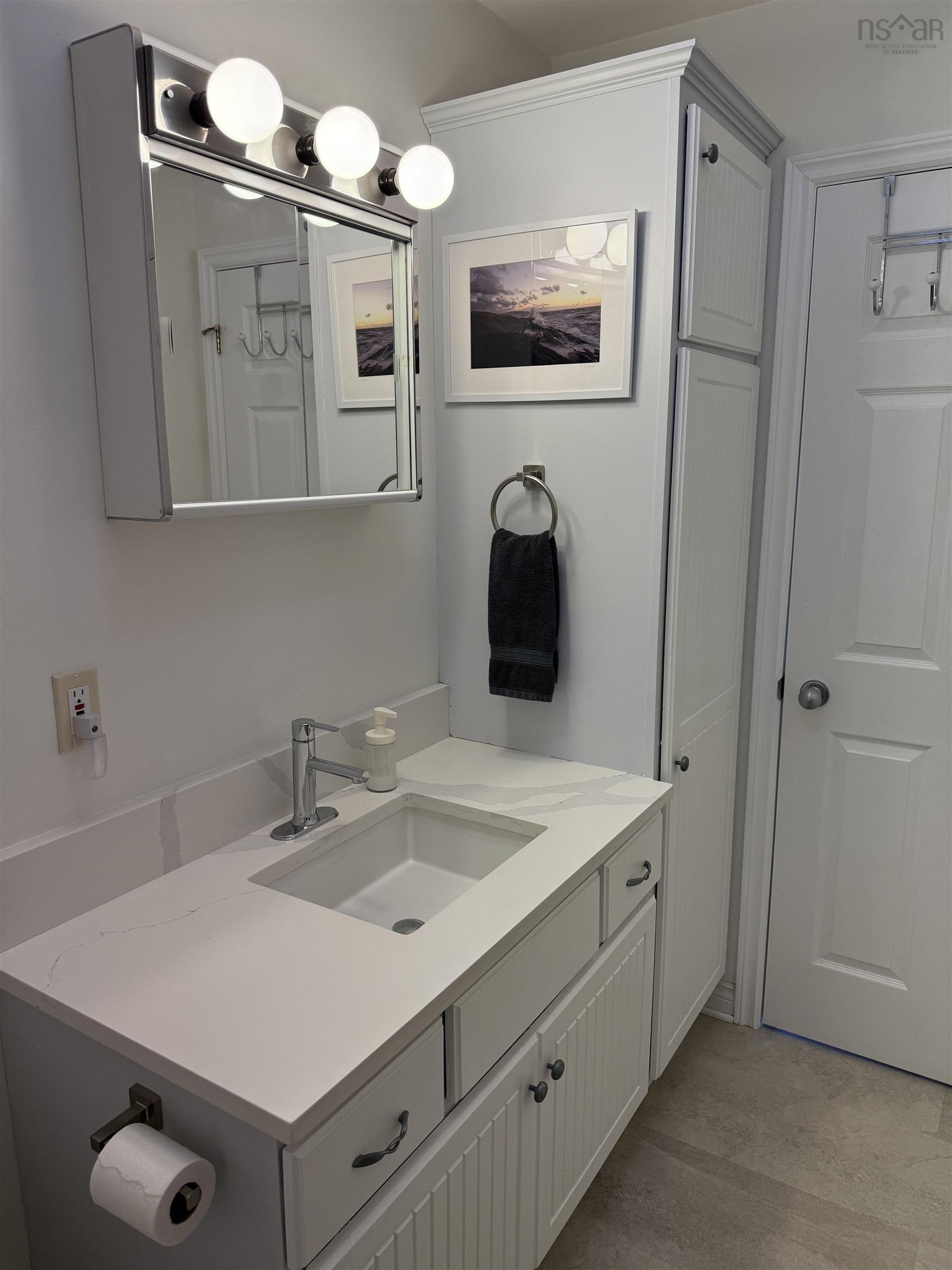 $1,000,000.00: 161 Harbour Heights Road, Broad Cove Banks