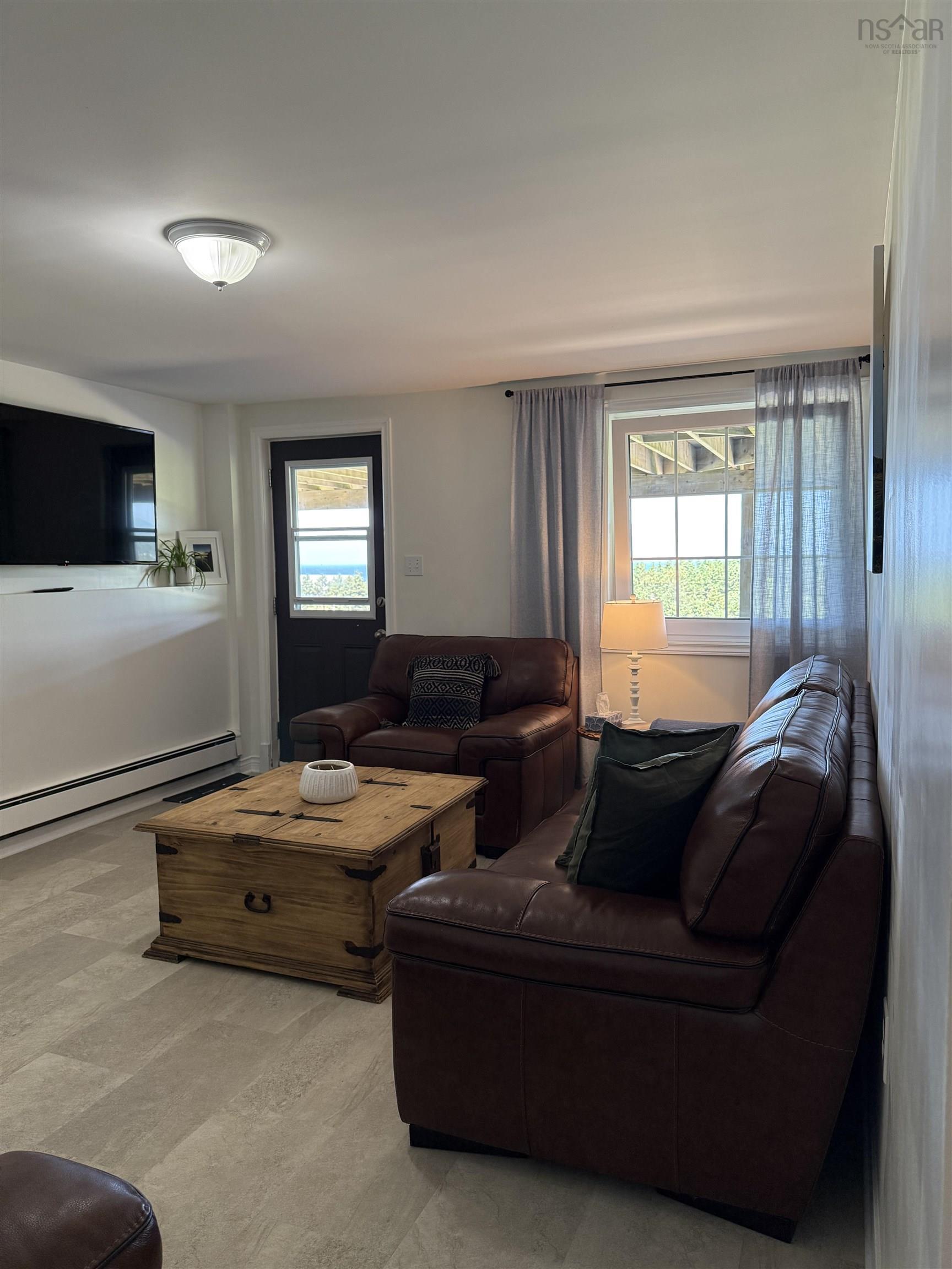 $1,000,000.00: 161 Harbour Heights Road, Broad Cove Banks