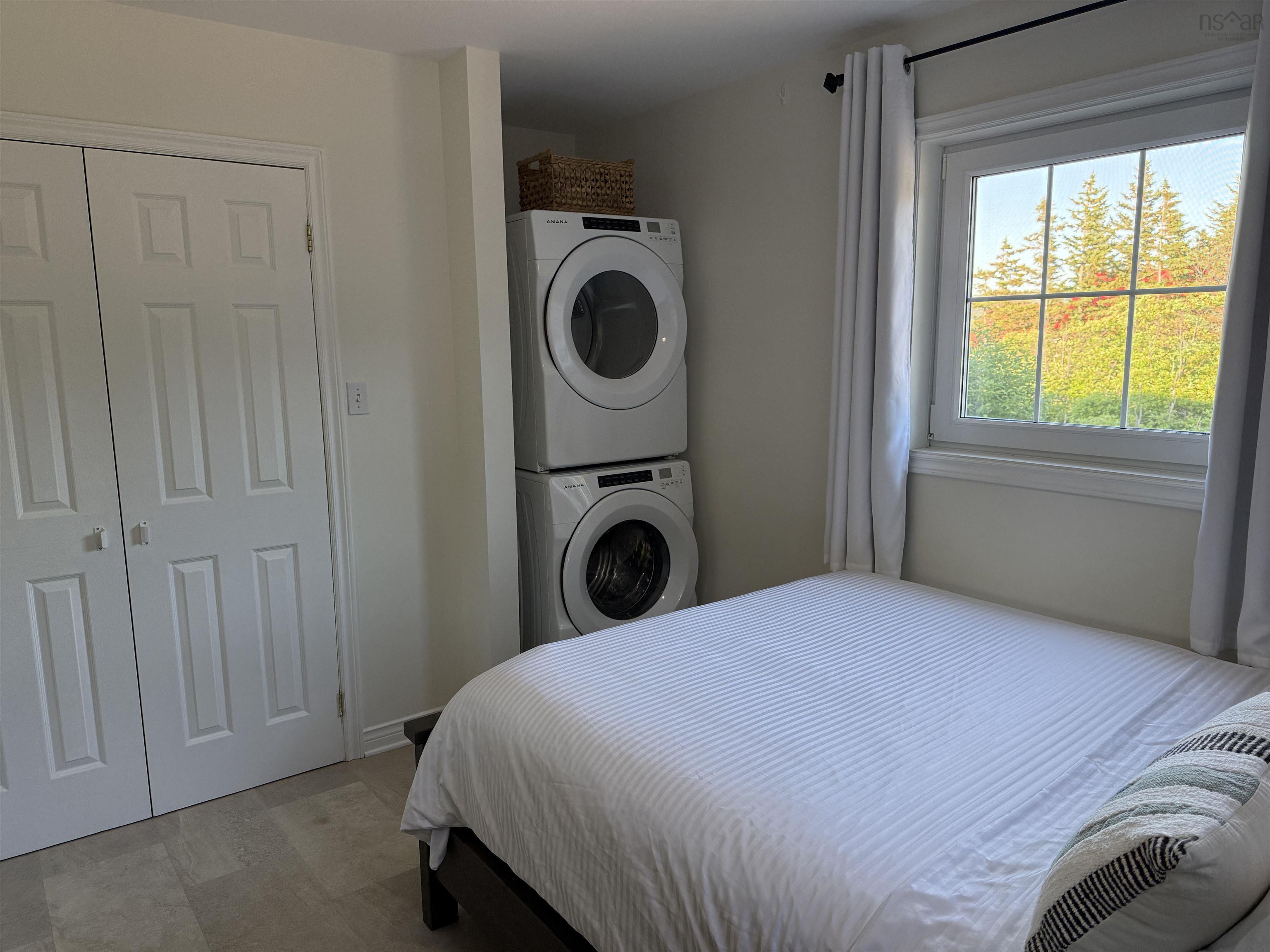 $1,000,000.00: 161 Harbour Heights Road, Broad Cove Banks