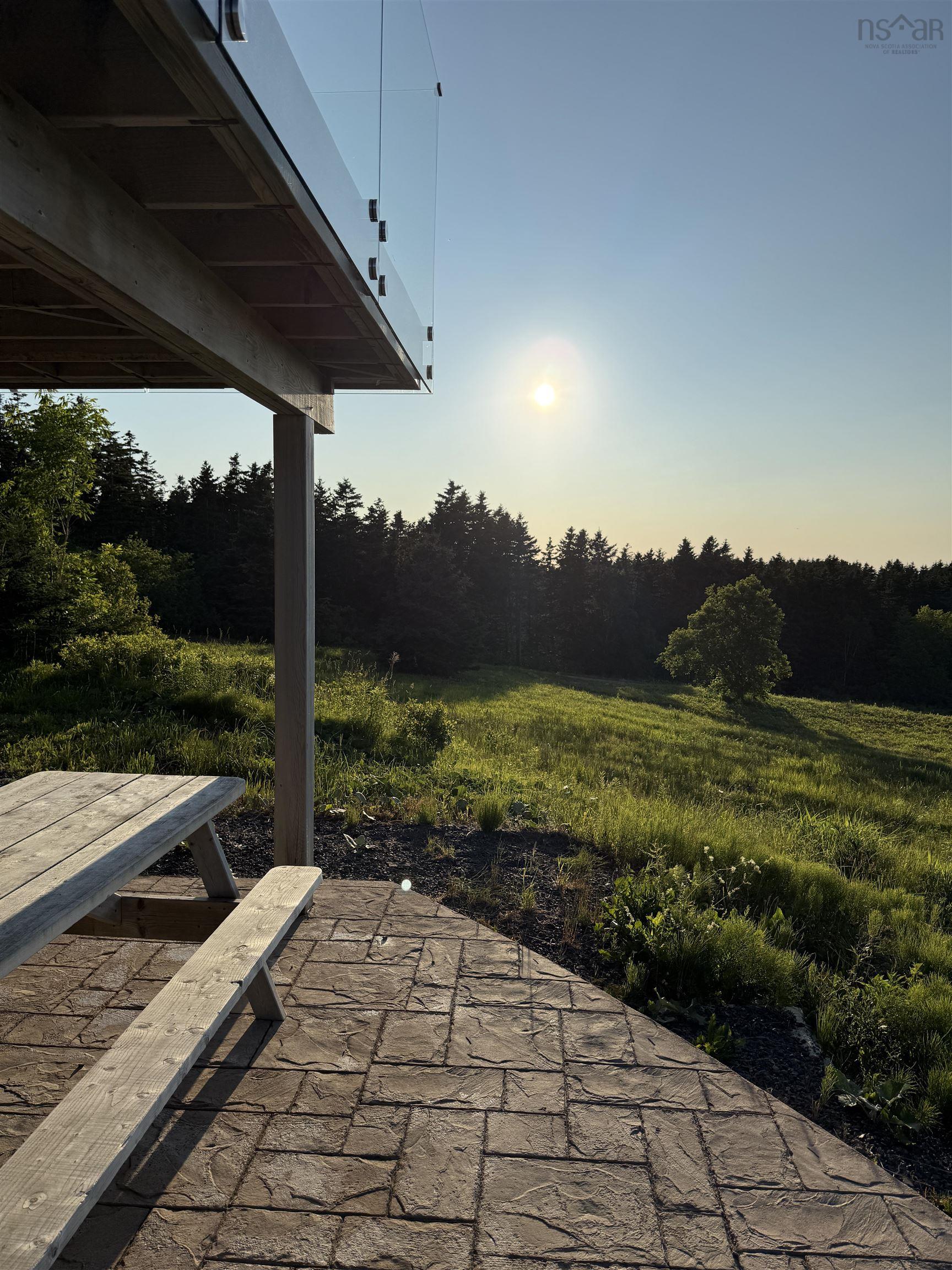 $1,000,000.00: 161 Harbour Heights Road, Broad Cove Banks