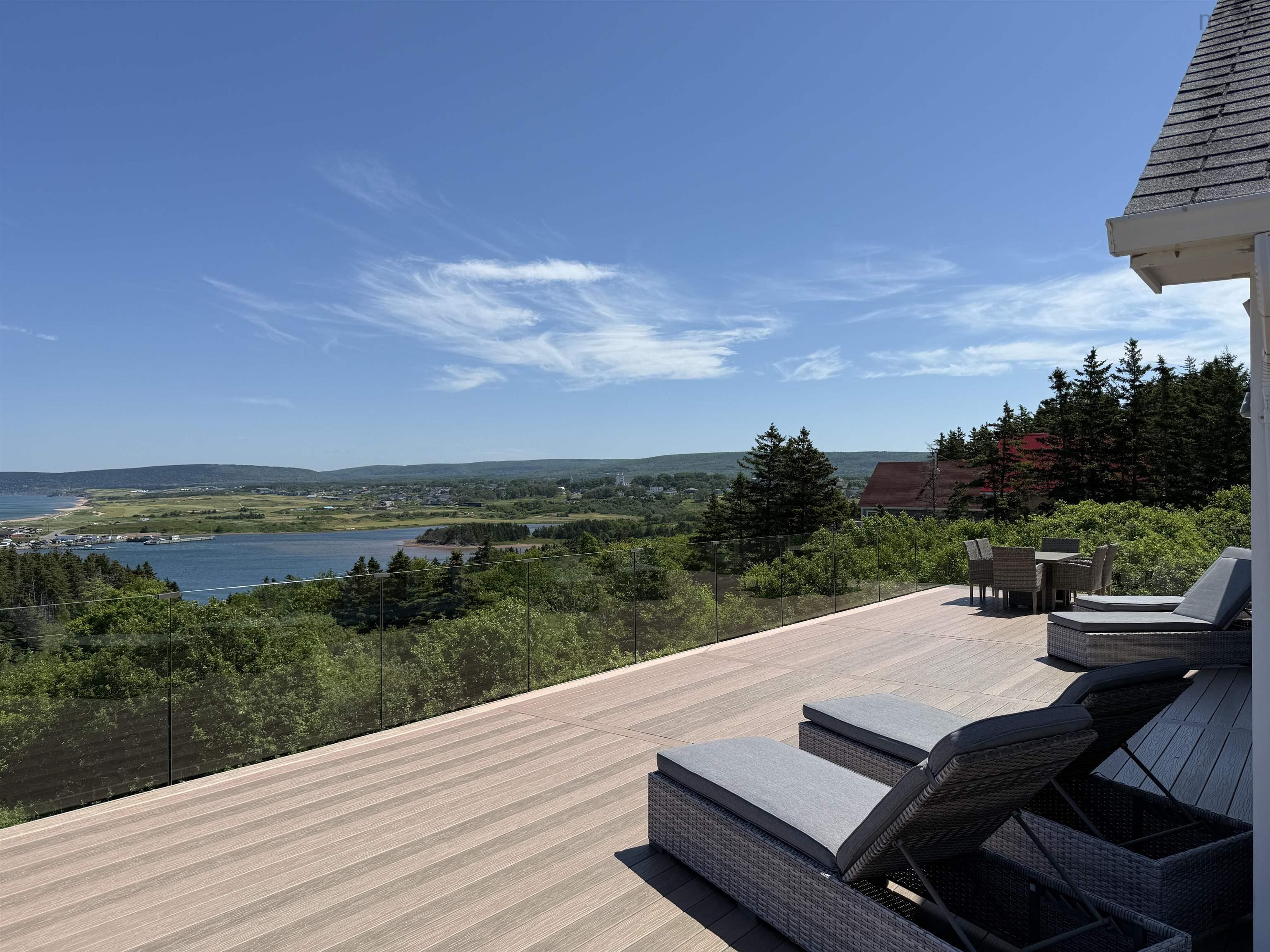 $1,000,000.00: 161 Harbour Heights Road, Broad Cove Banks