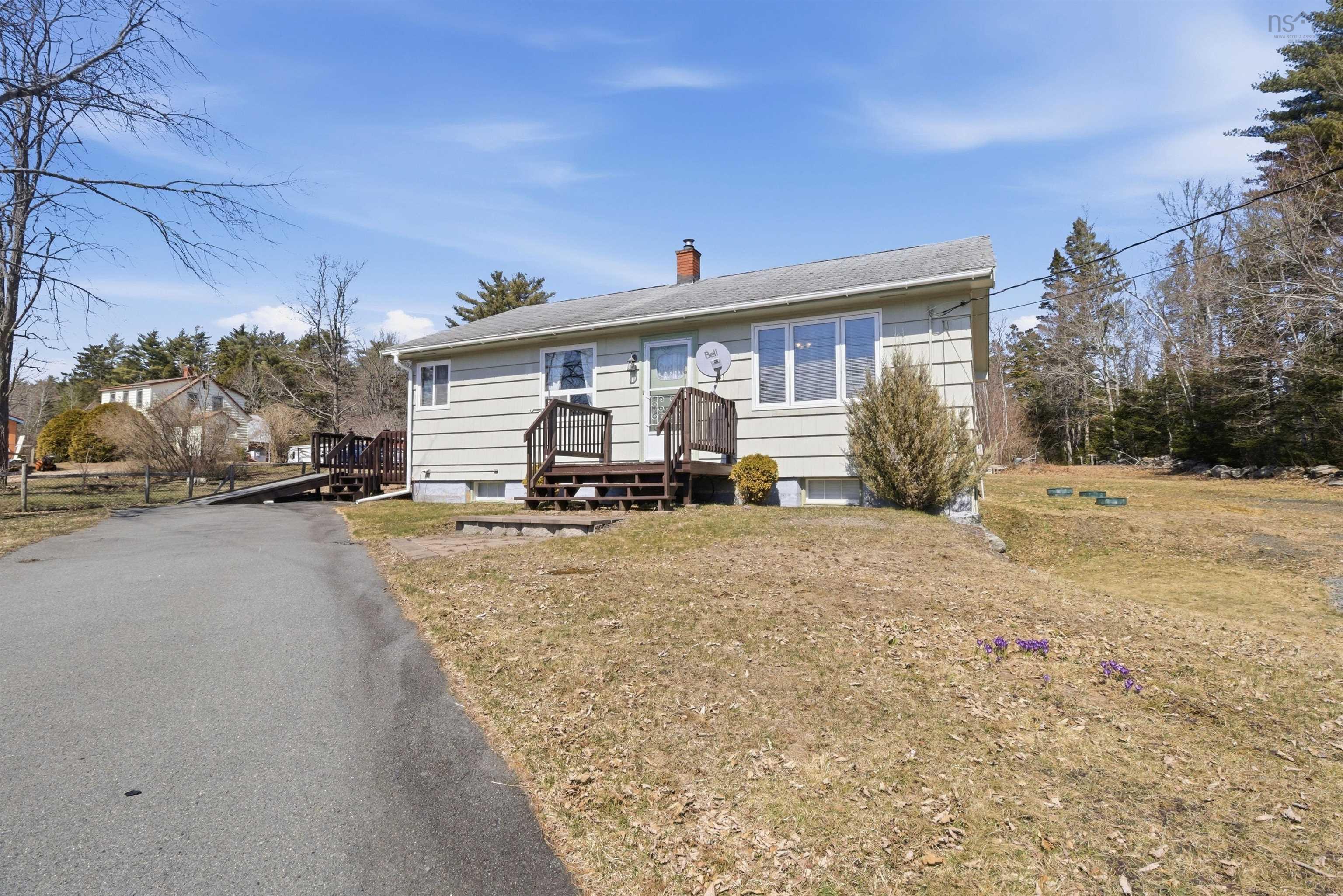 $275,000.00: 6294 Highway 325, West Clifford