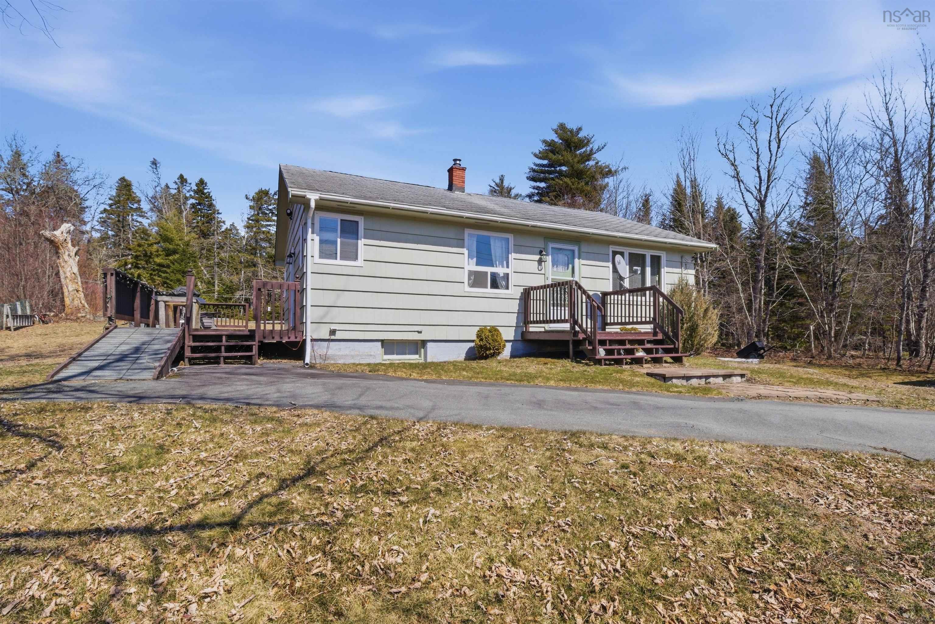 $275,000.00: 6294 Highway 325, West Clifford