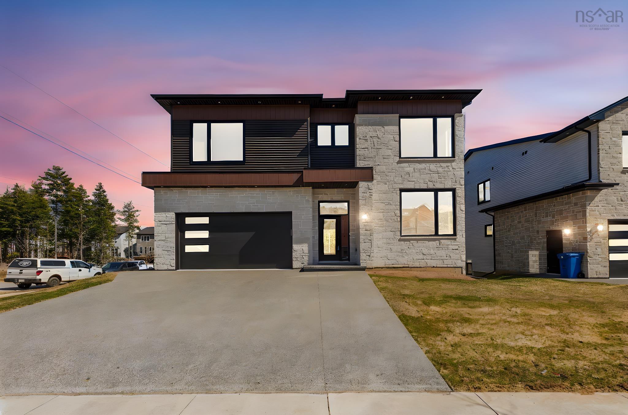 $1,695,000.00: 6 Glissade Court, Bedford
