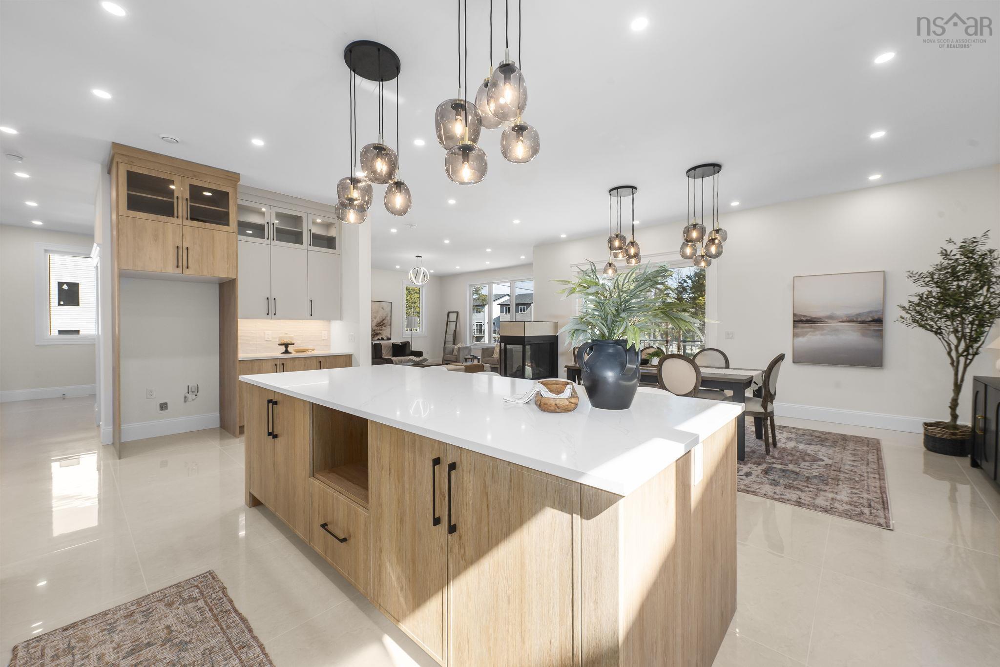 $1,695,000.00: 6 Glissade Court, Bedford