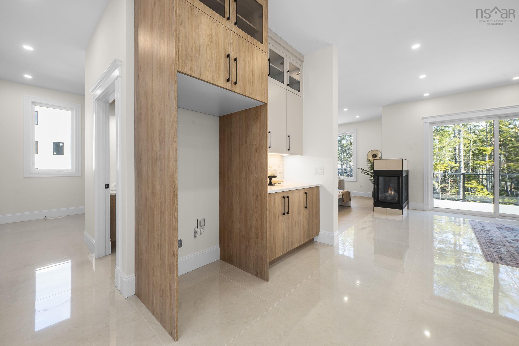 $1,695,000.00: 6 Glissade Court, Bedford