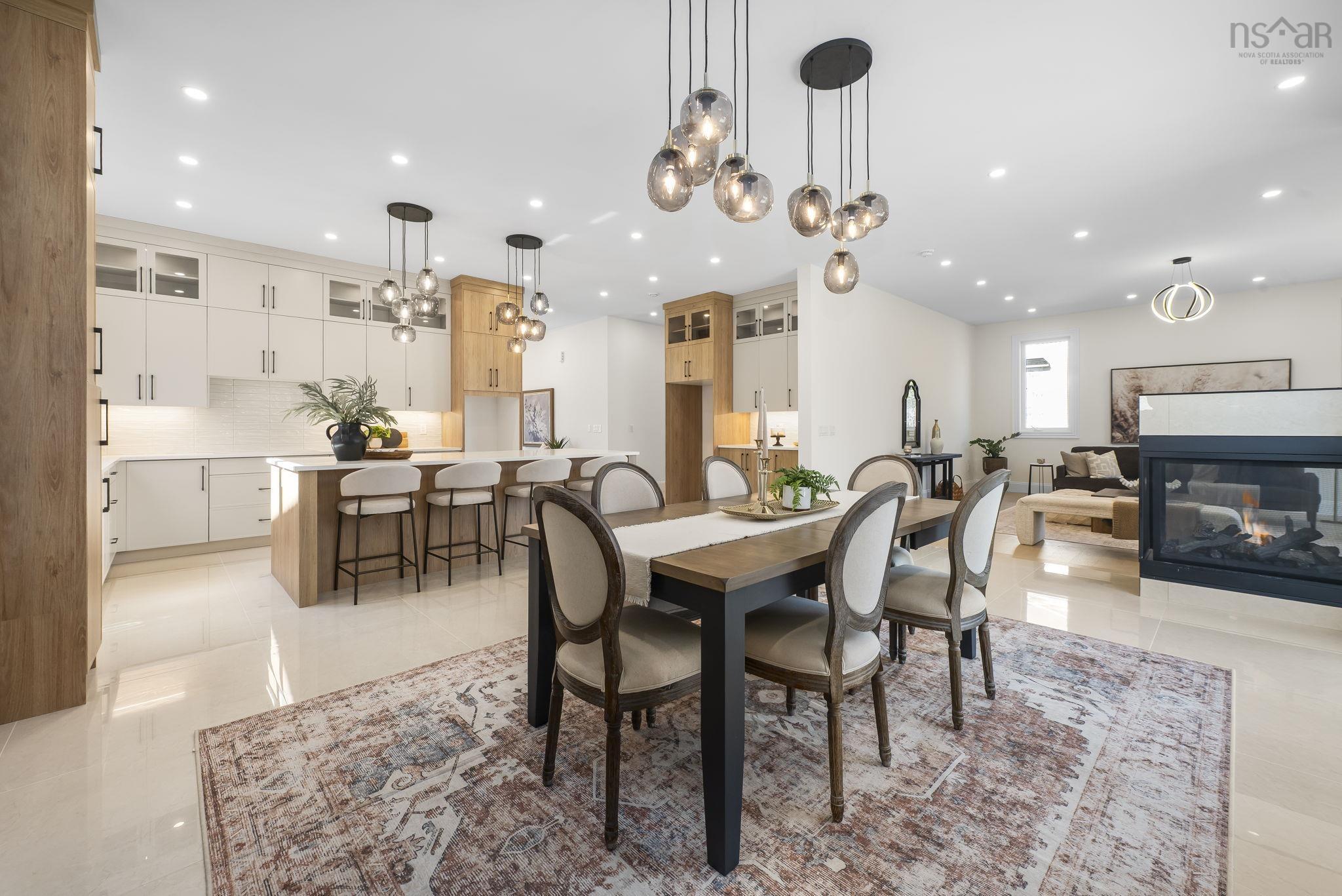 $1,695,000.00: 6 Glissade Court, Bedford