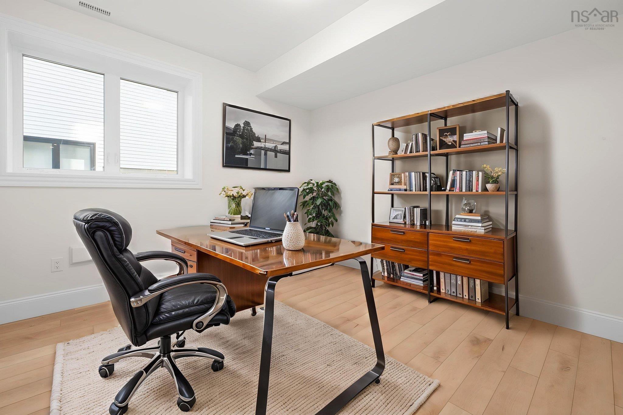 $1,695,000.00: 6 Glissade Court, Bedford