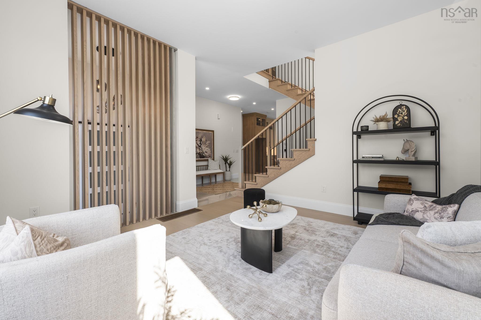 $1,695,000.00: 6 Glissade Court, Bedford