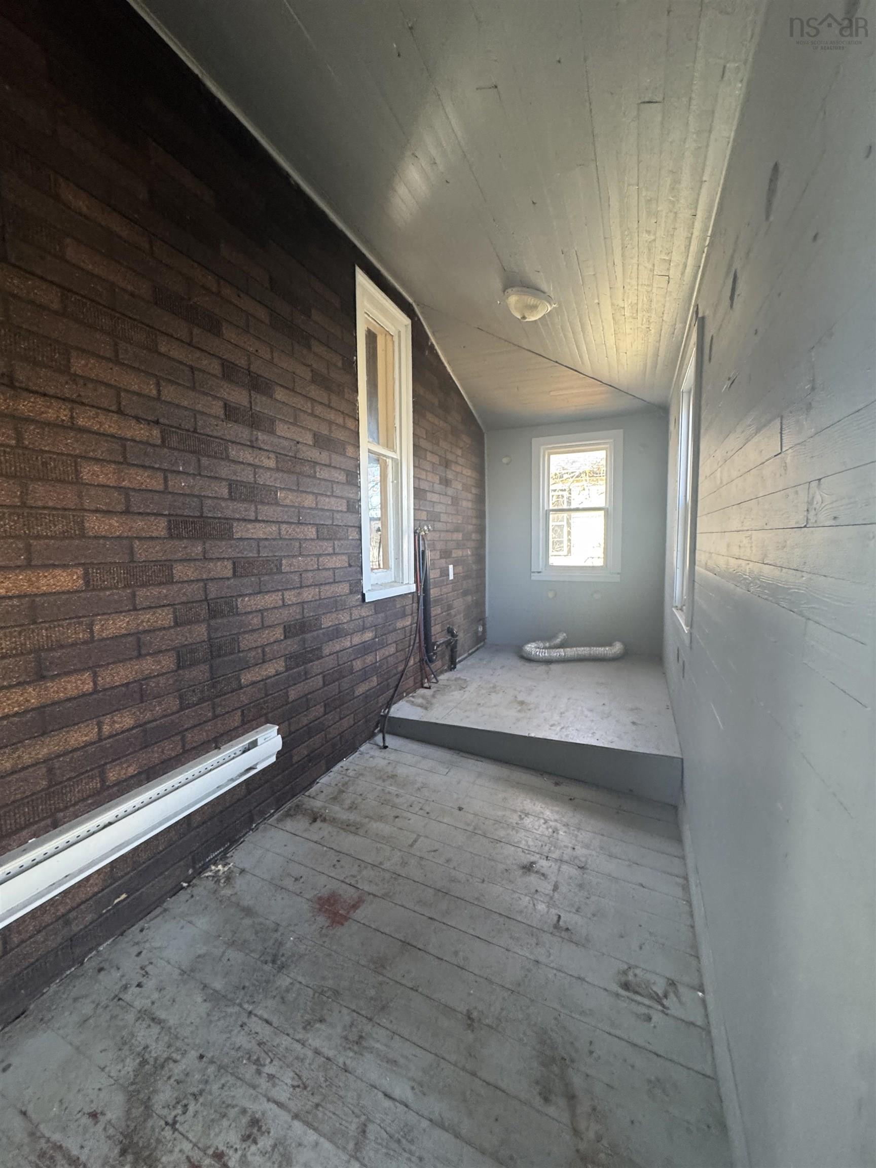 $185,000.00: 13 Centre Street, Truro