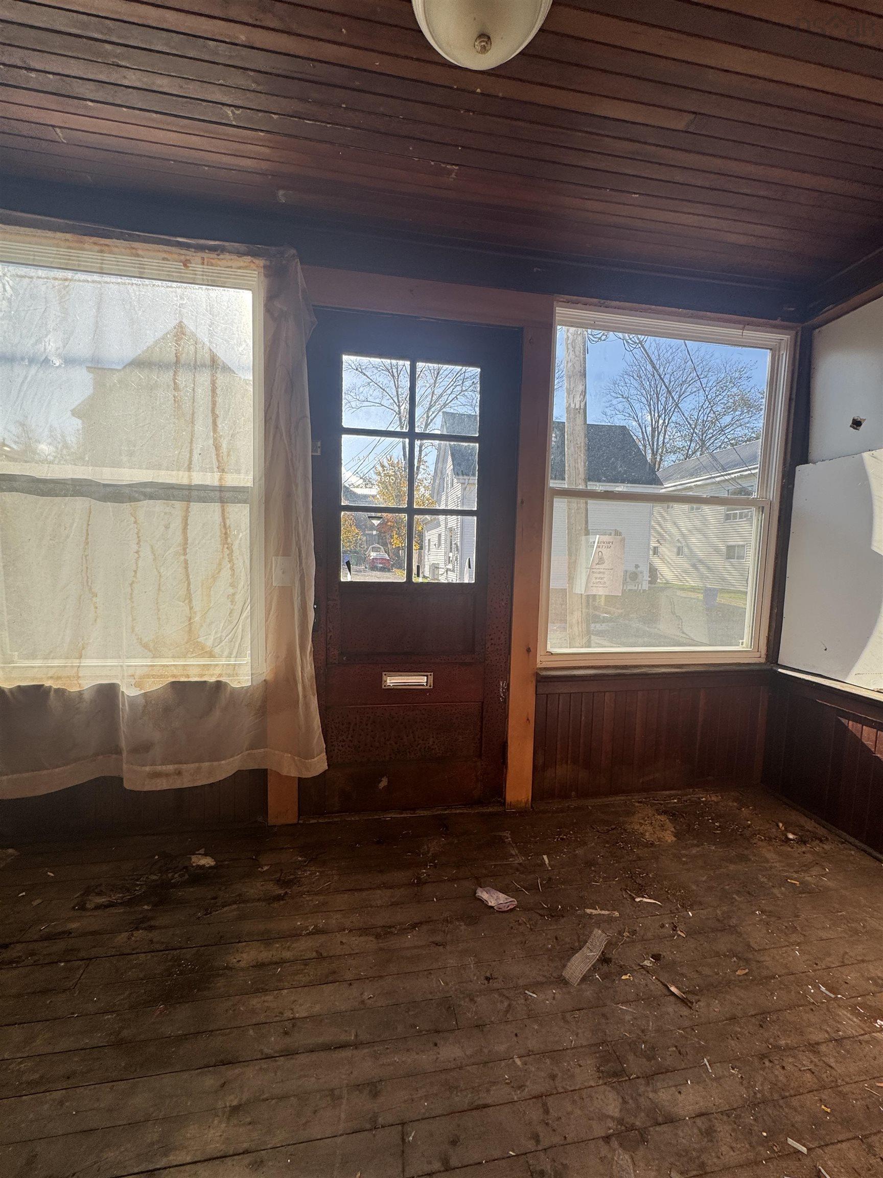 $185,000.00: 13 Centre Street, Truro