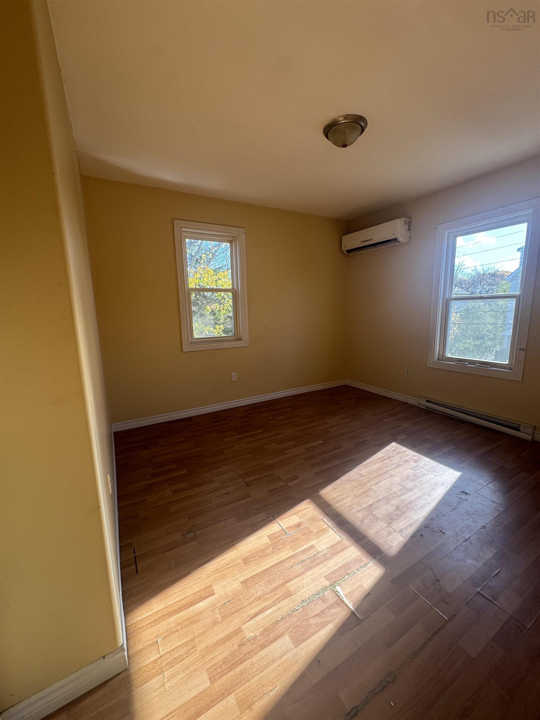 $185,000.00: 13 Centre Street, Truro