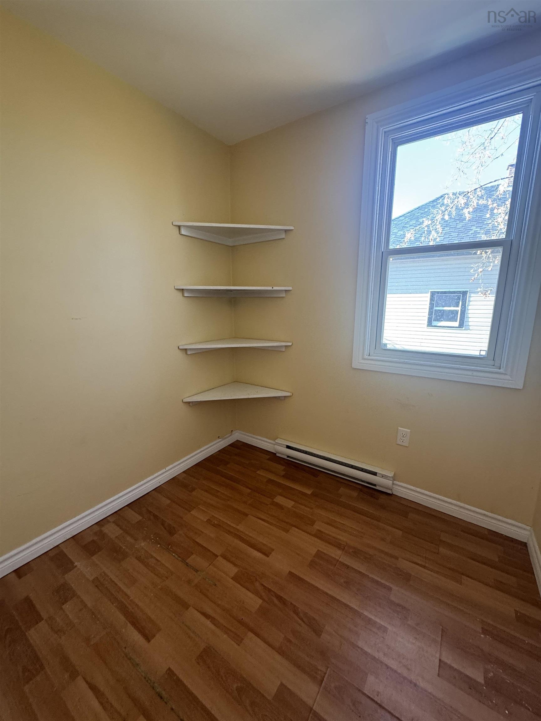 $185,000.00: 13 Centre Street, Truro