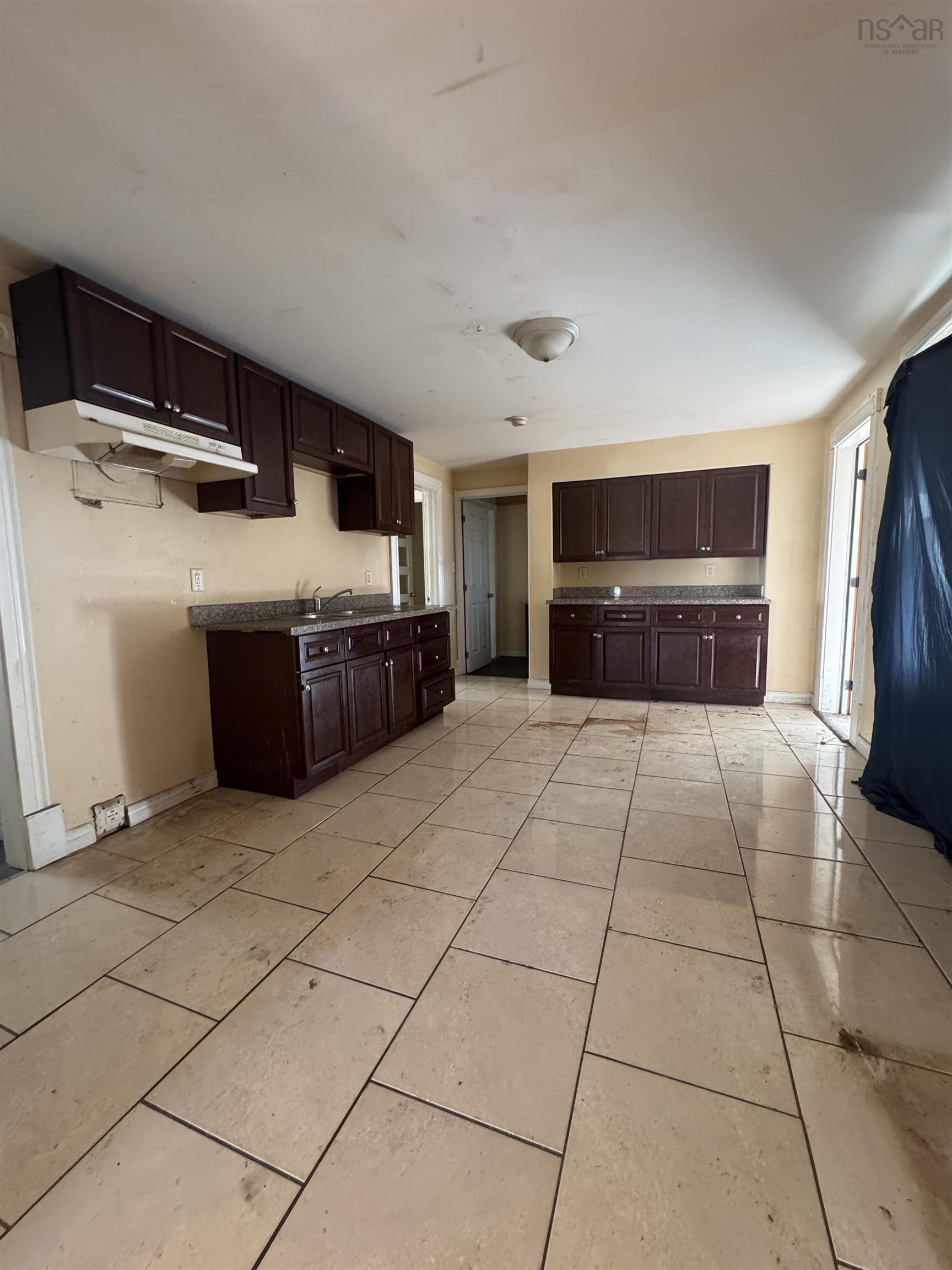 $185,000.00: 13 Centre Street, Truro