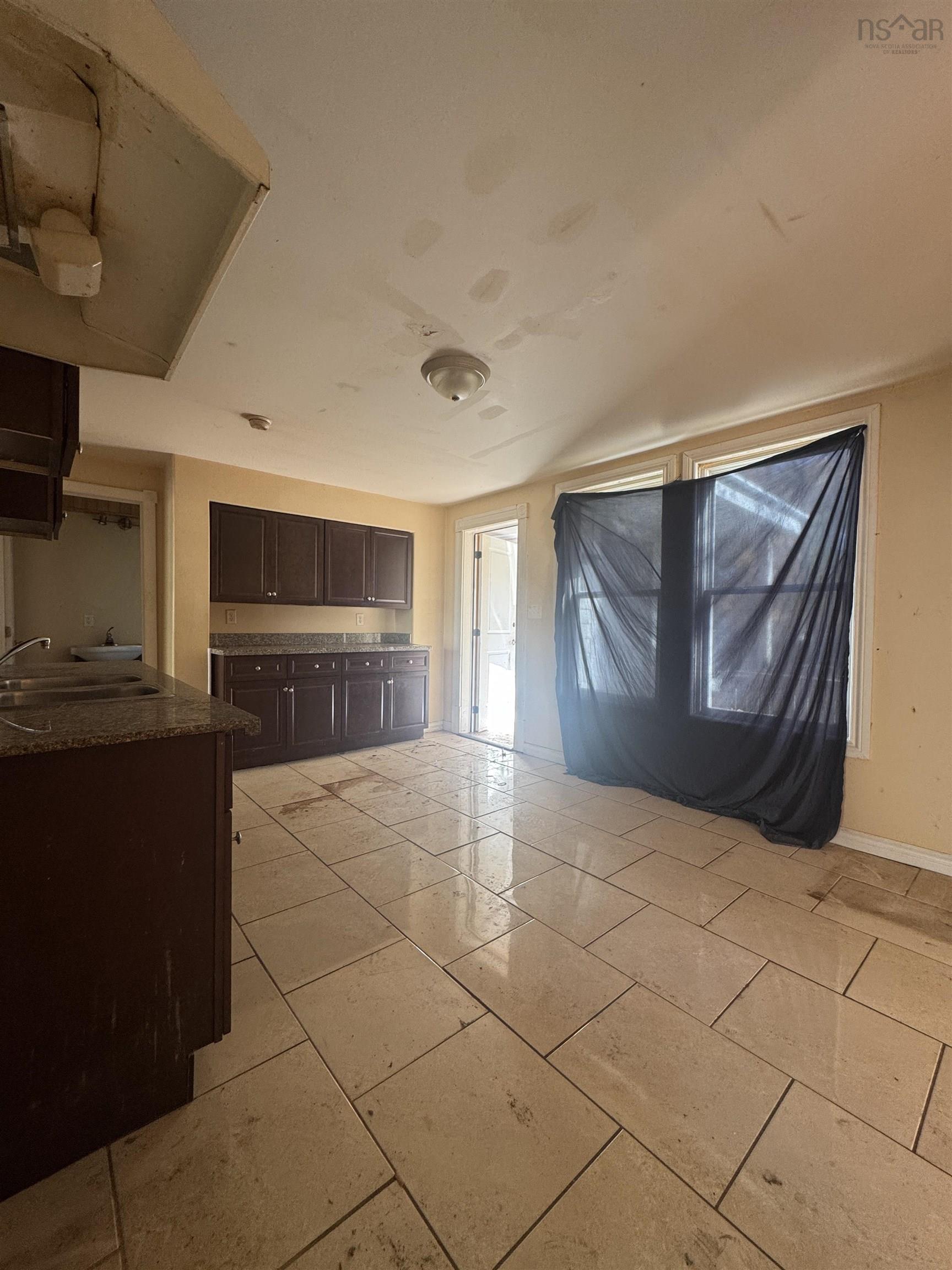 $185,000.00: 13 Centre Street, Truro