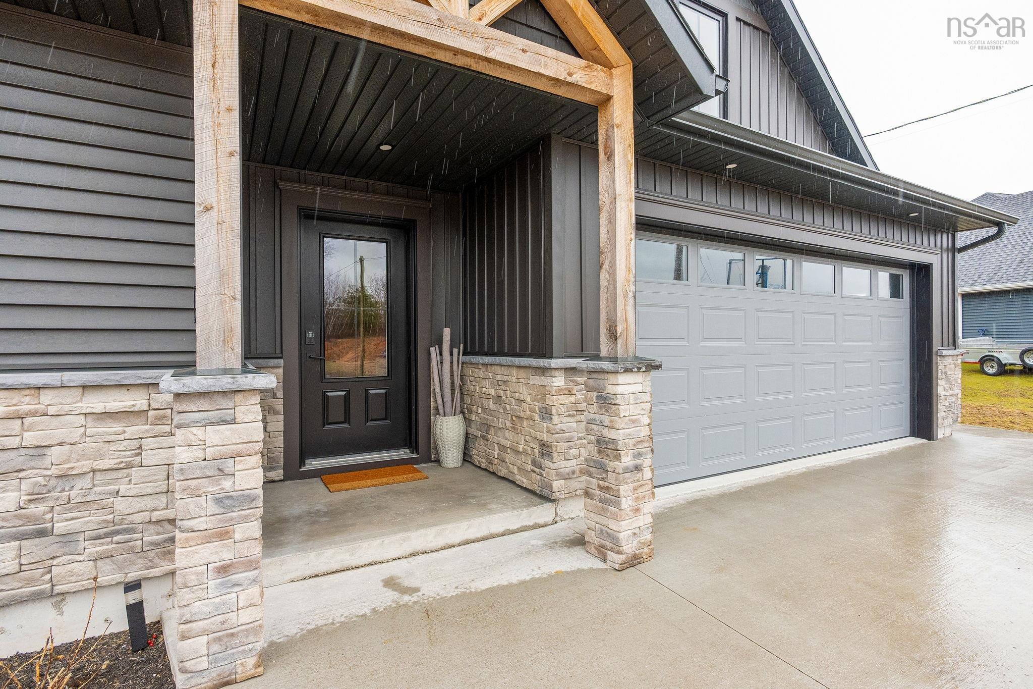 $642,900.00: 178 Rivercrest Lane, Greenwood