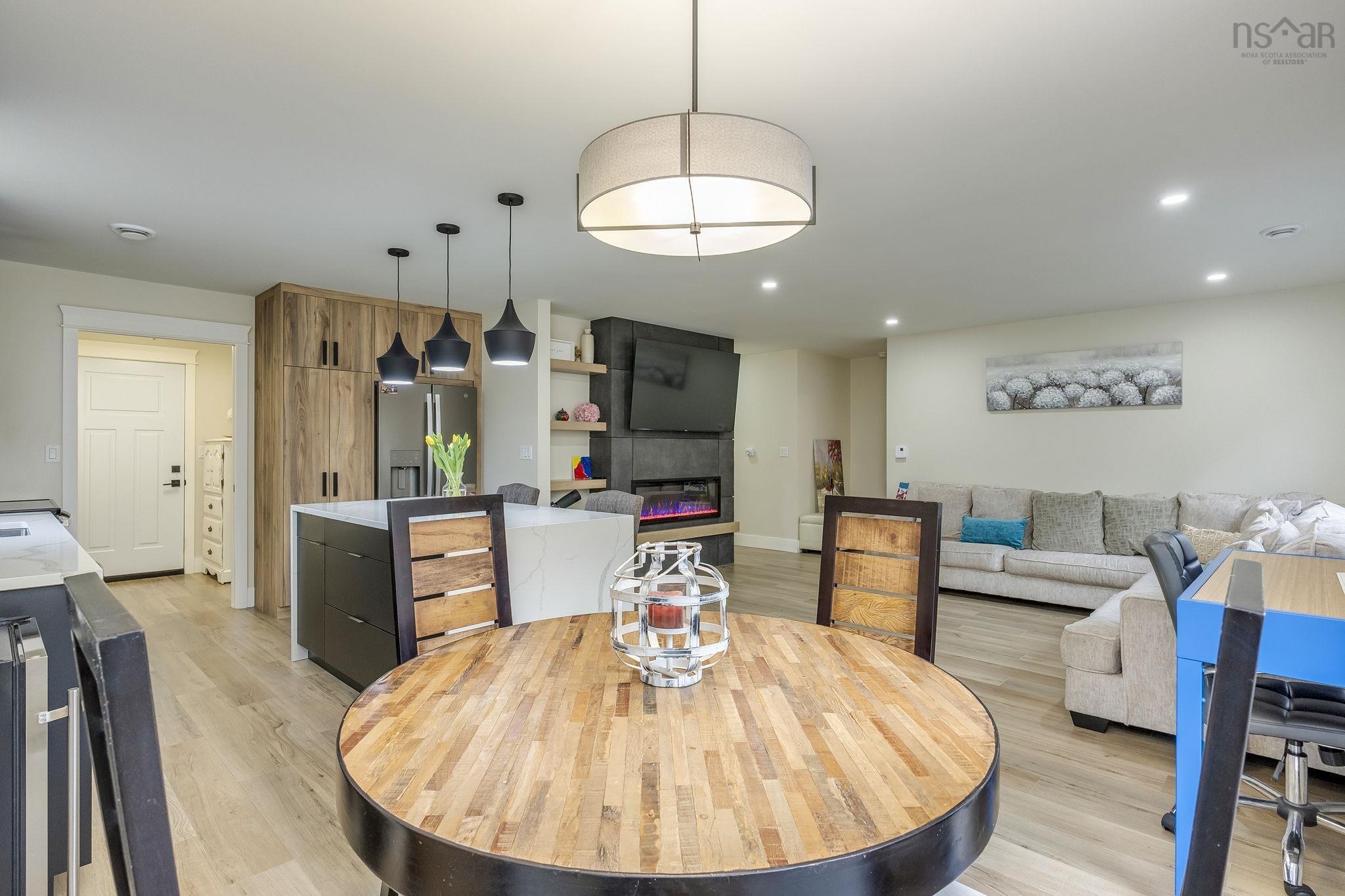 $642,900.00: 178 Rivercrest Lane, Greenwood