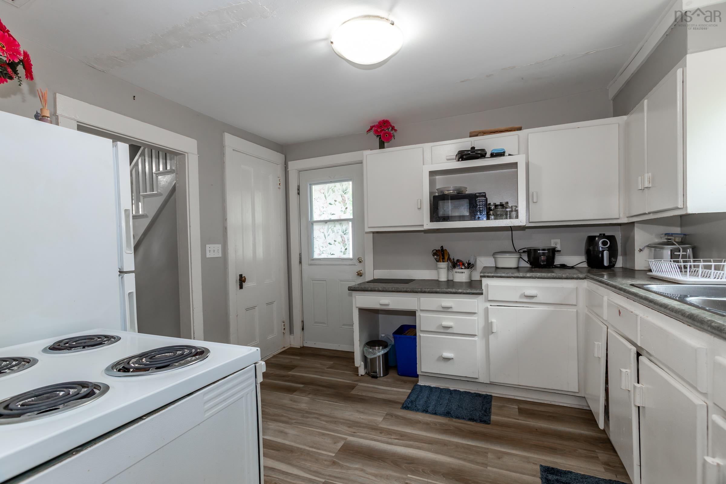 $289,900.00: 635 Faculty Drive, Greenwood