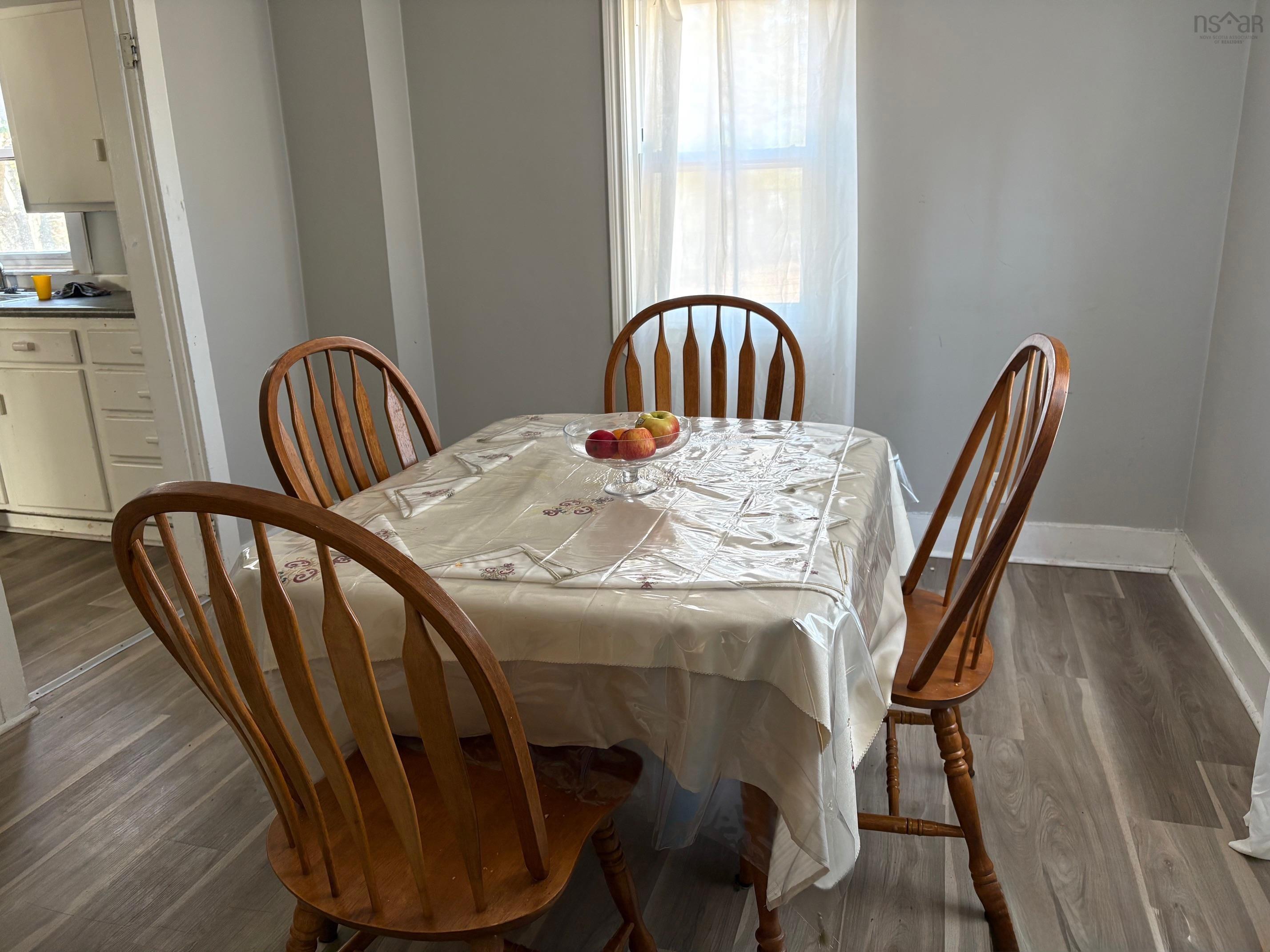 $289,900.00: 635 Faculty Drive, Greenwood