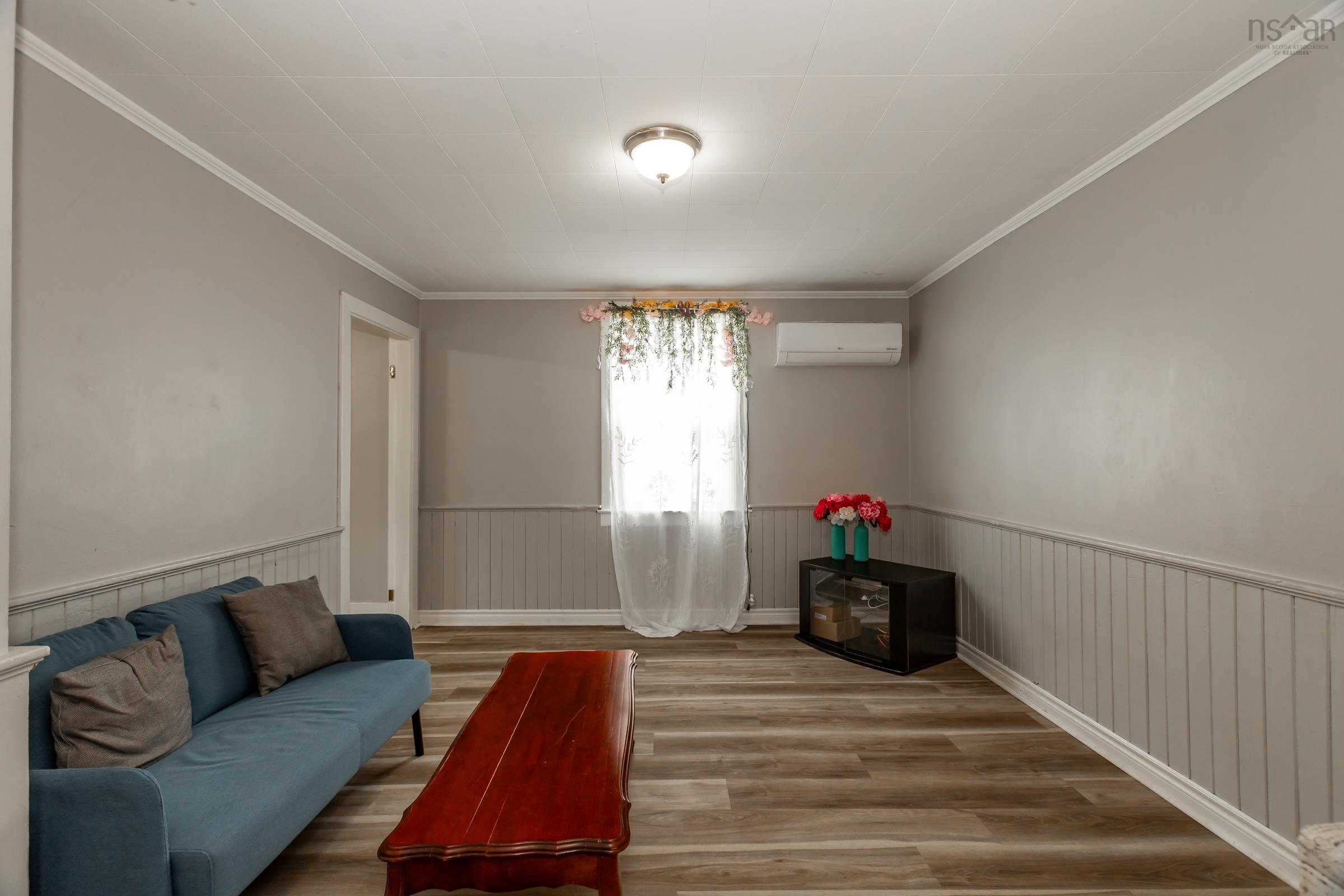 $289,900.00: 635 Faculty Drive, Greenwood