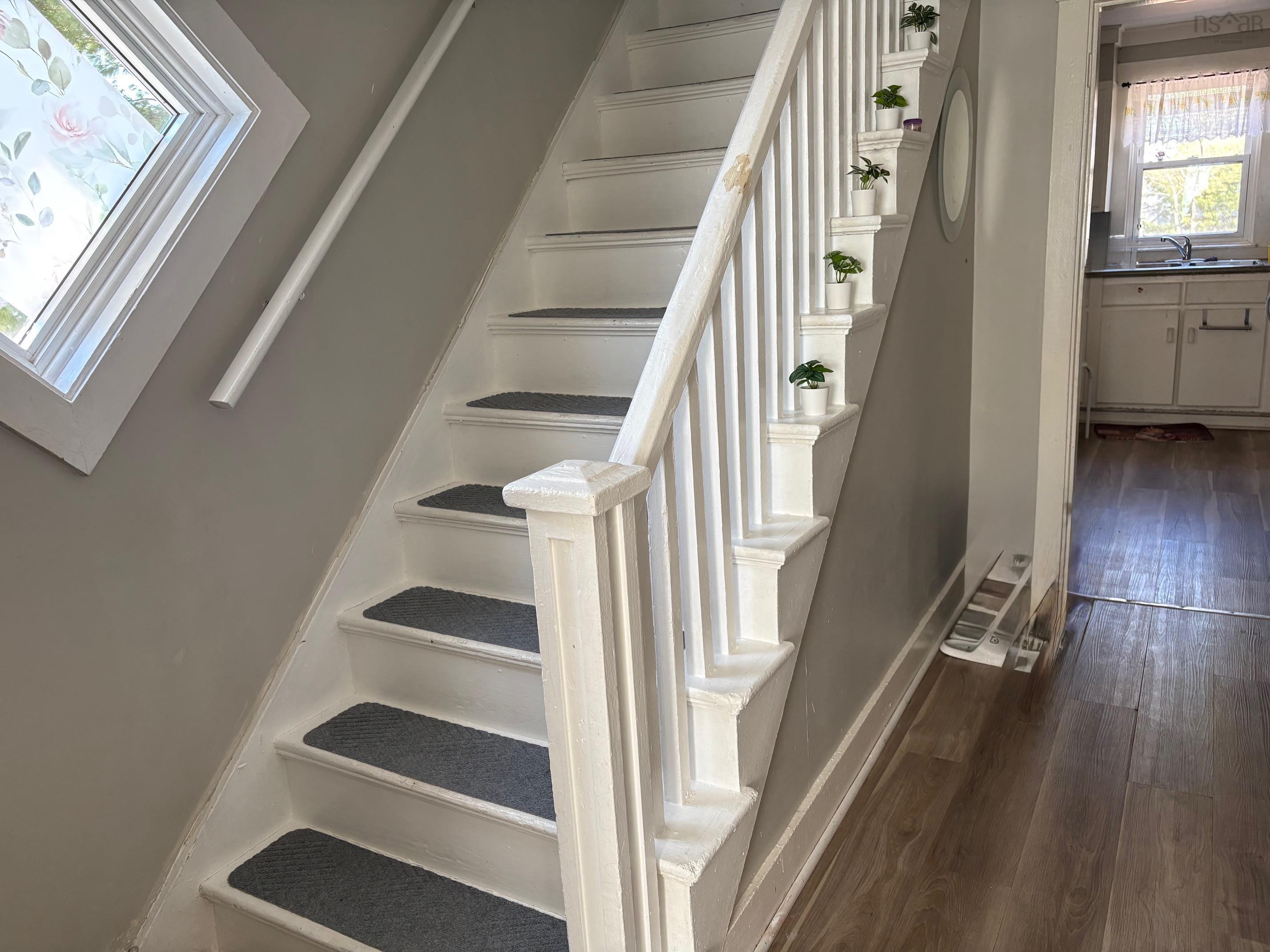 $289,900.00: 635 Faculty Drive, Greenwood