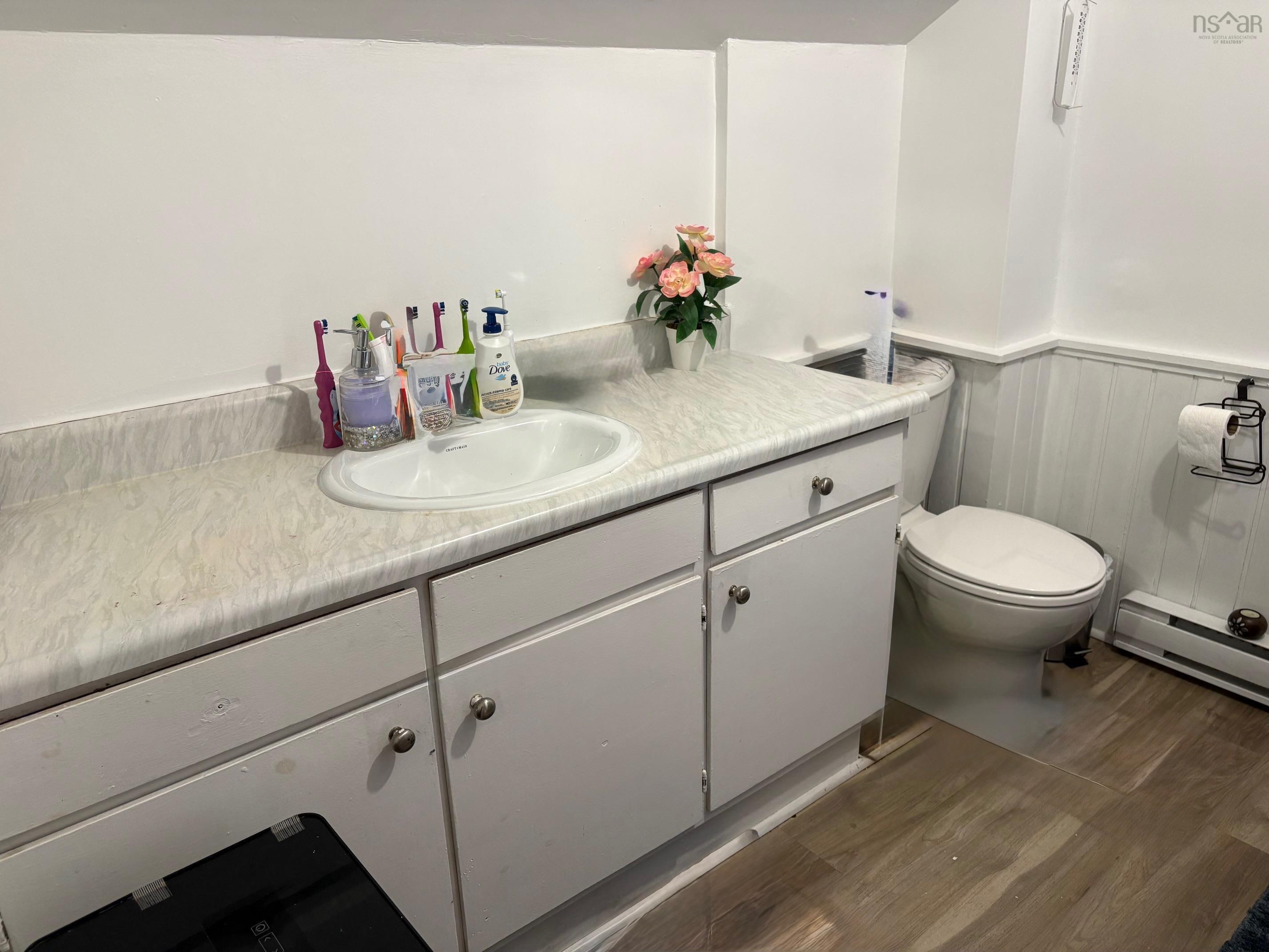 $289,900.00: 635 Faculty Drive, Greenwood