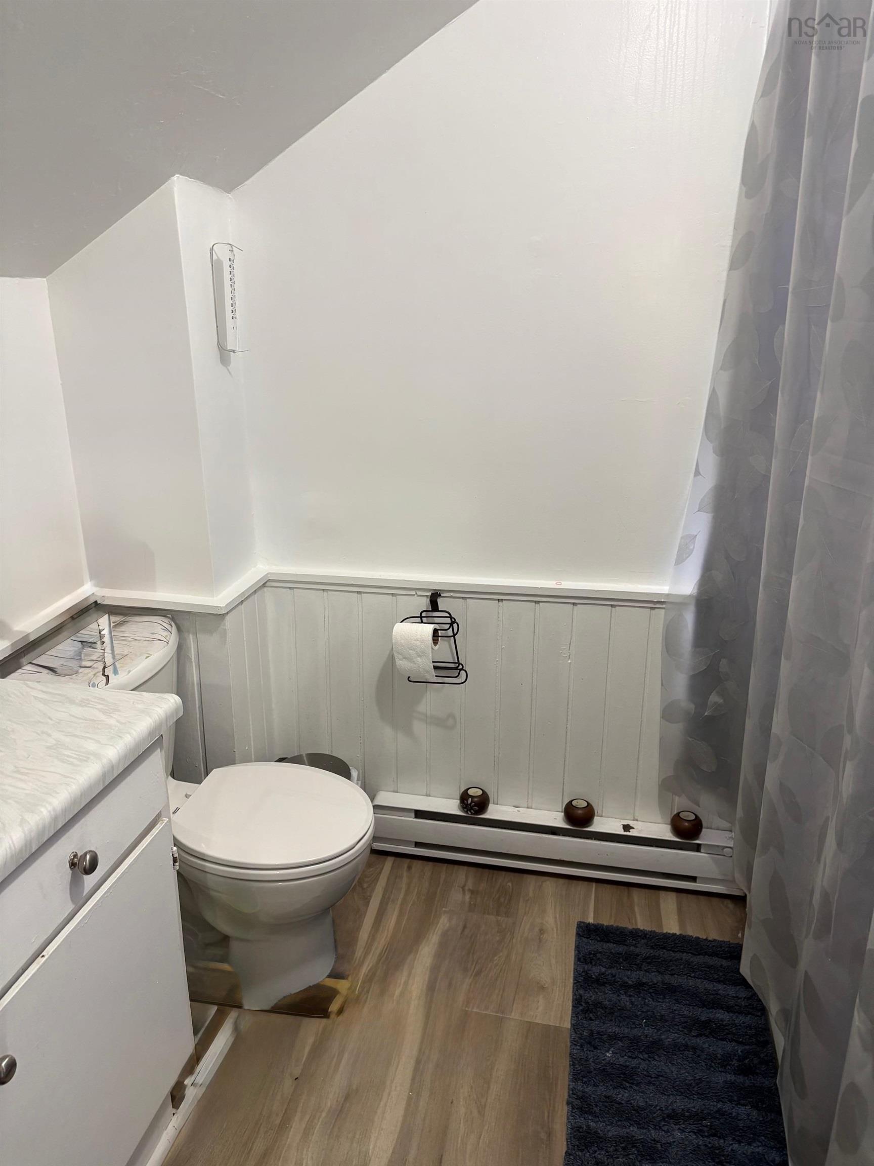 $289,900.00: 635 Faculty Drive, Greenwood