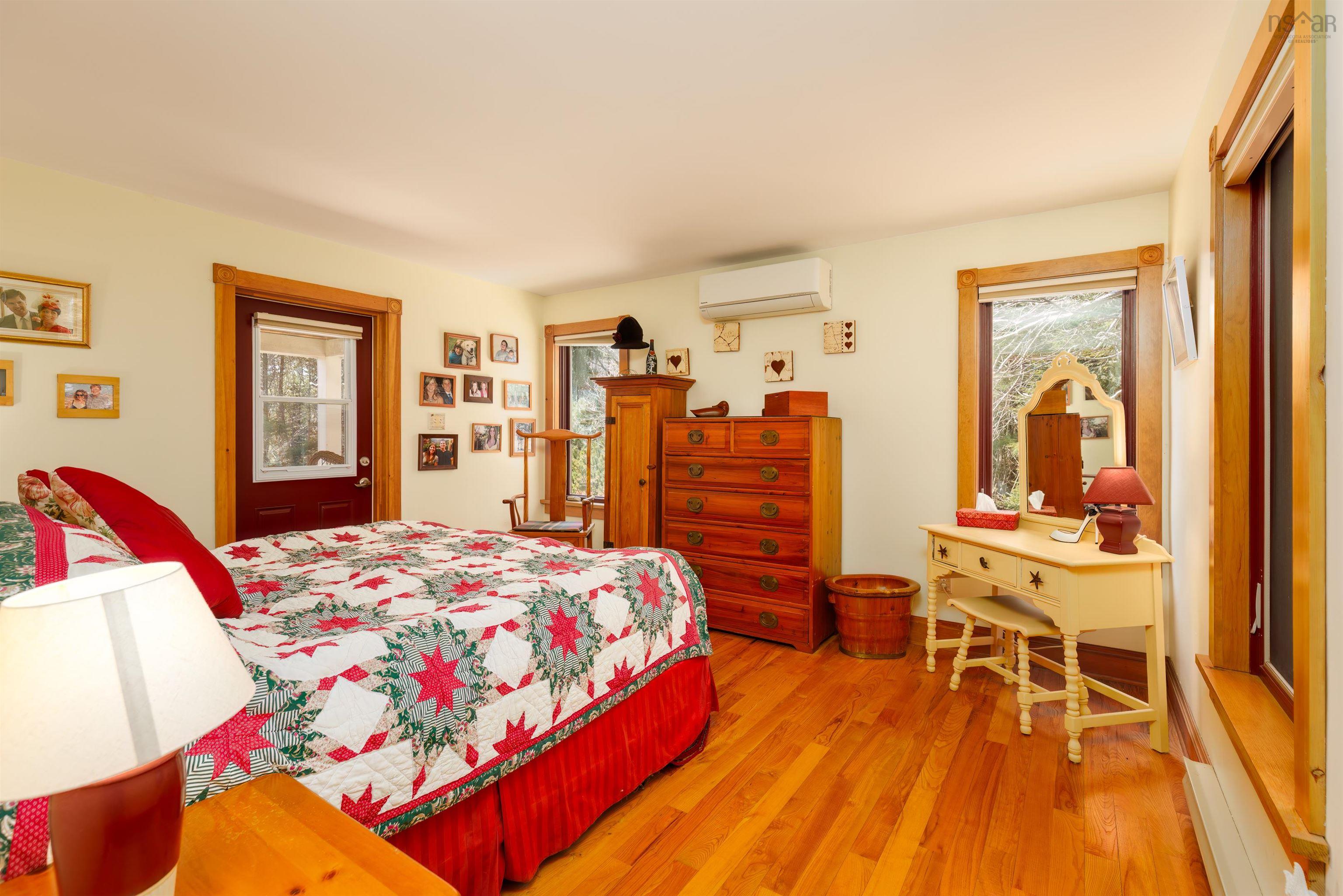 $1,550,000.00: 181 Pine Drive, Heckmans Island