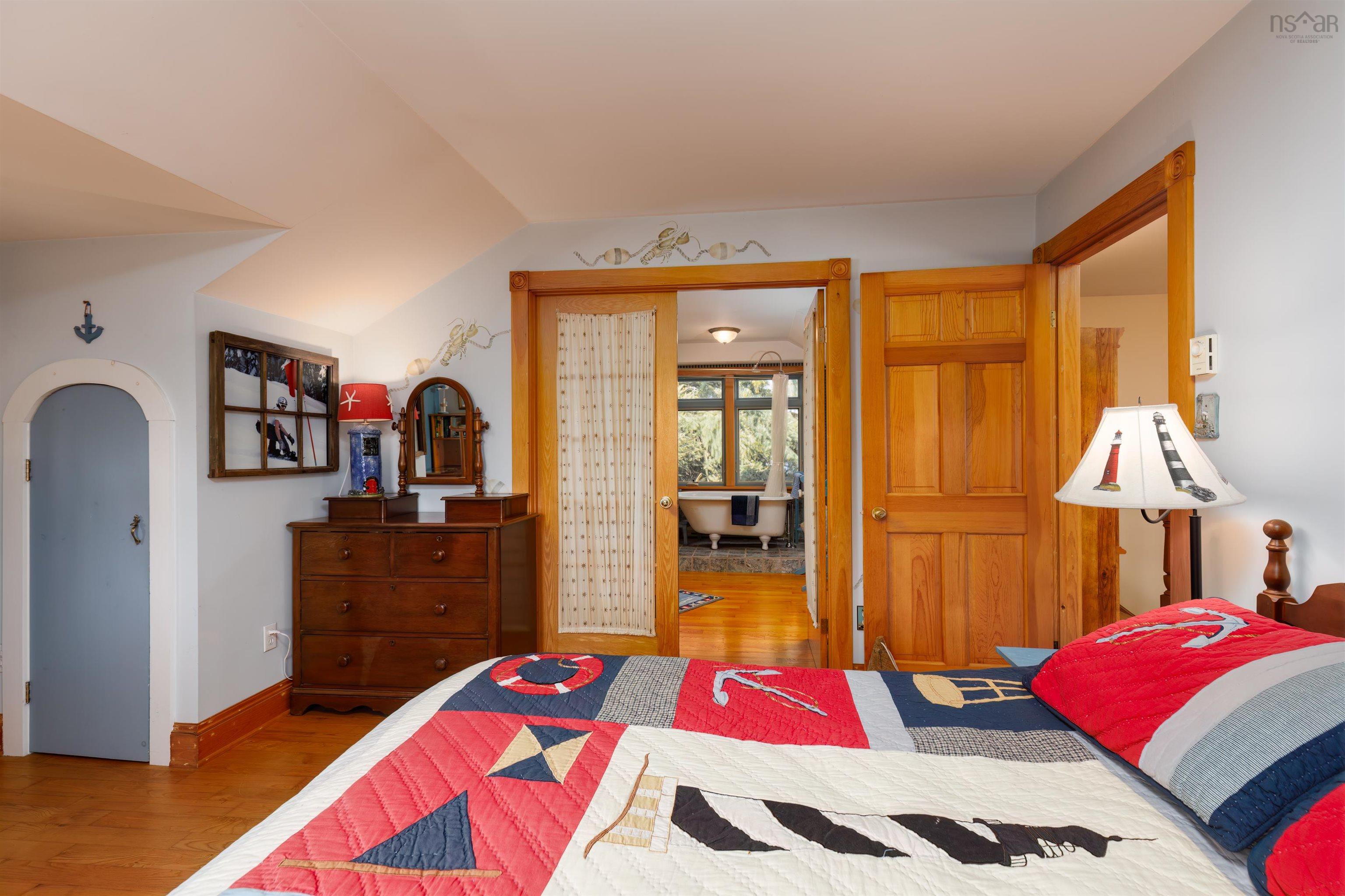 $1,550,000.00: 181 Pine Drive, Heckmans Island