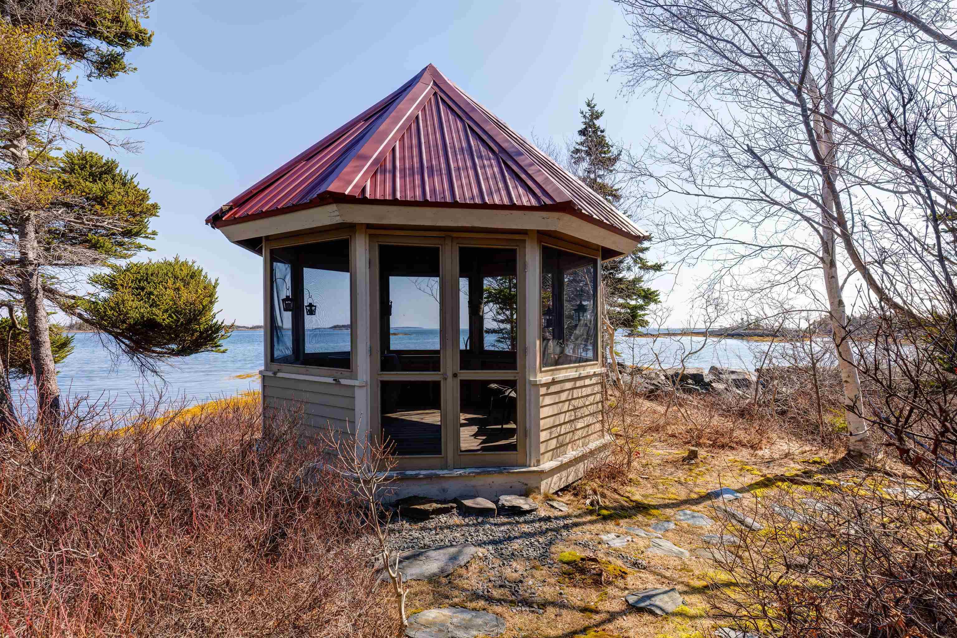 $1,550,000.00: 181 Pine Drive, Heckmans Island