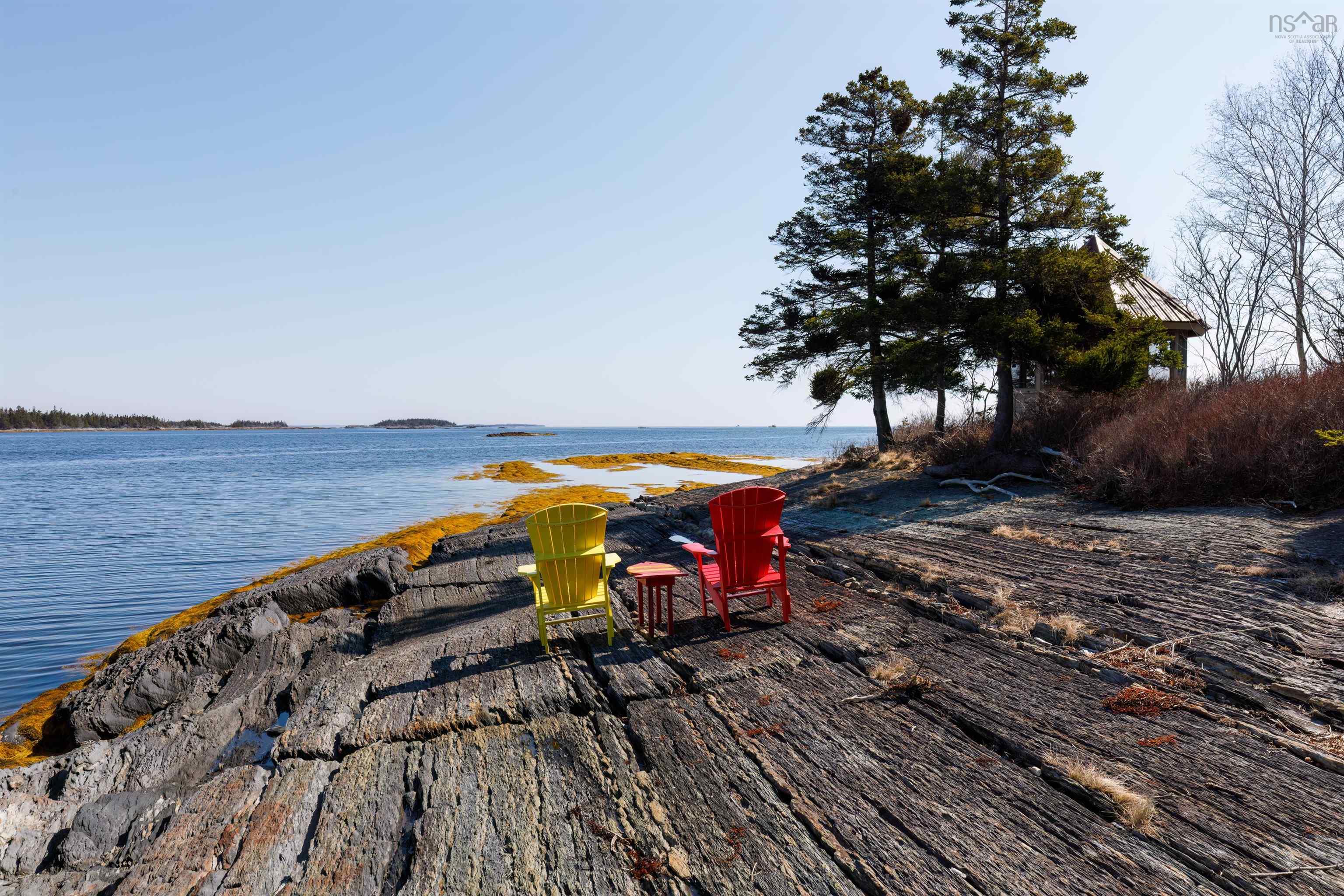 $1,550,000.00: 181 Pine Drive, Heckmans Island