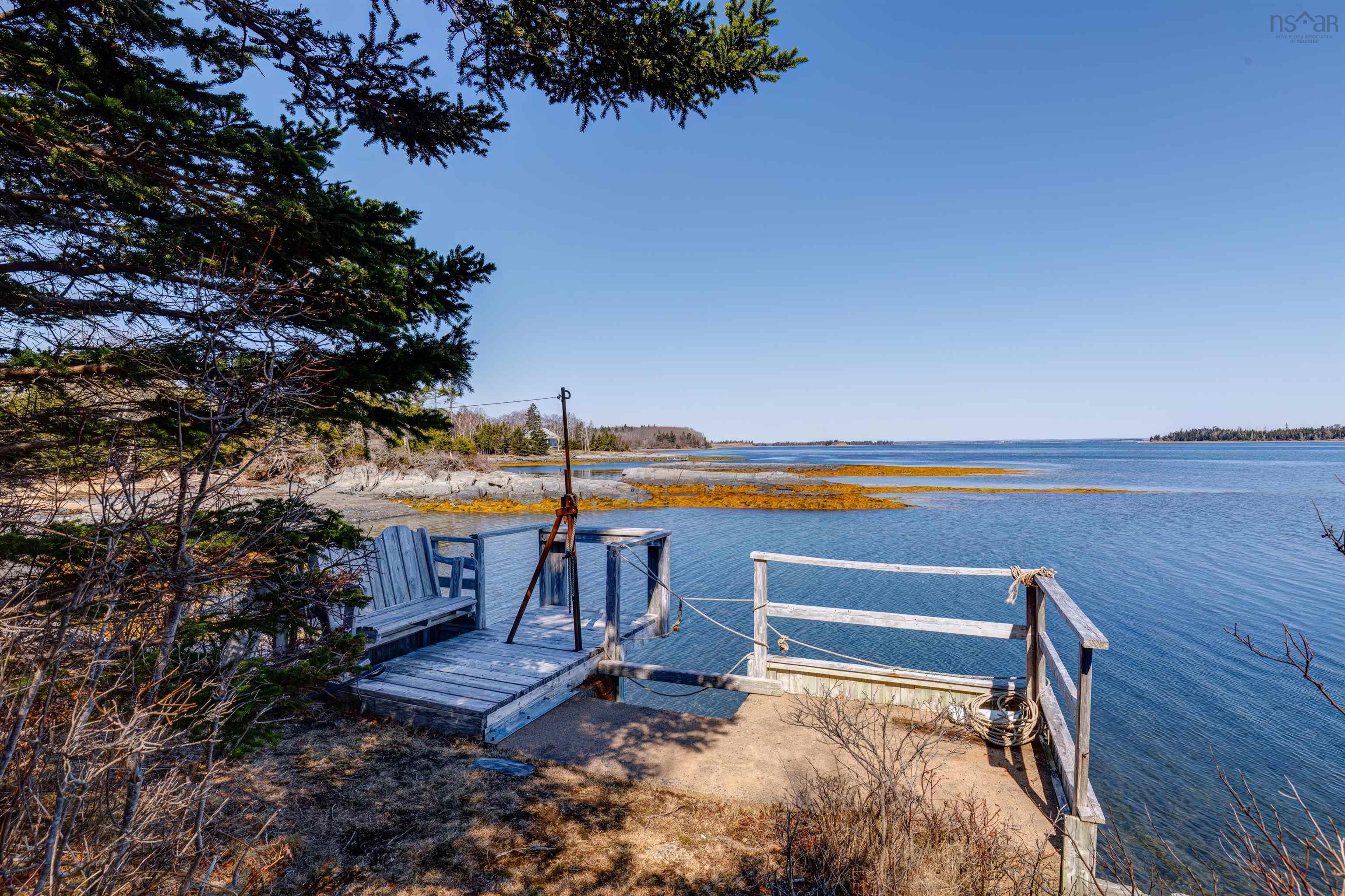 $1,550,000.00: 181 Pine Drive, Heckmans Island