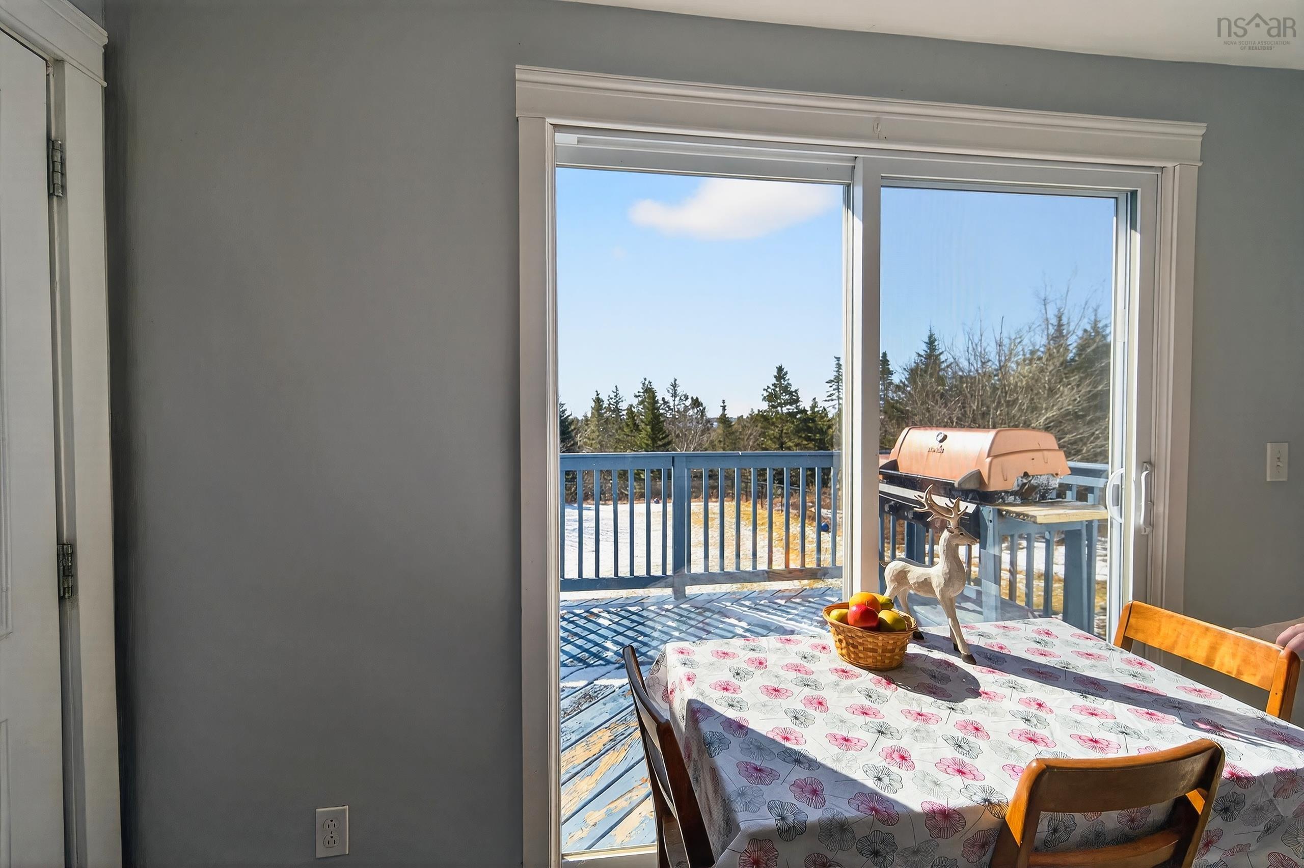 $419,900.00: 15682 7 Highway, East Ship Harbour