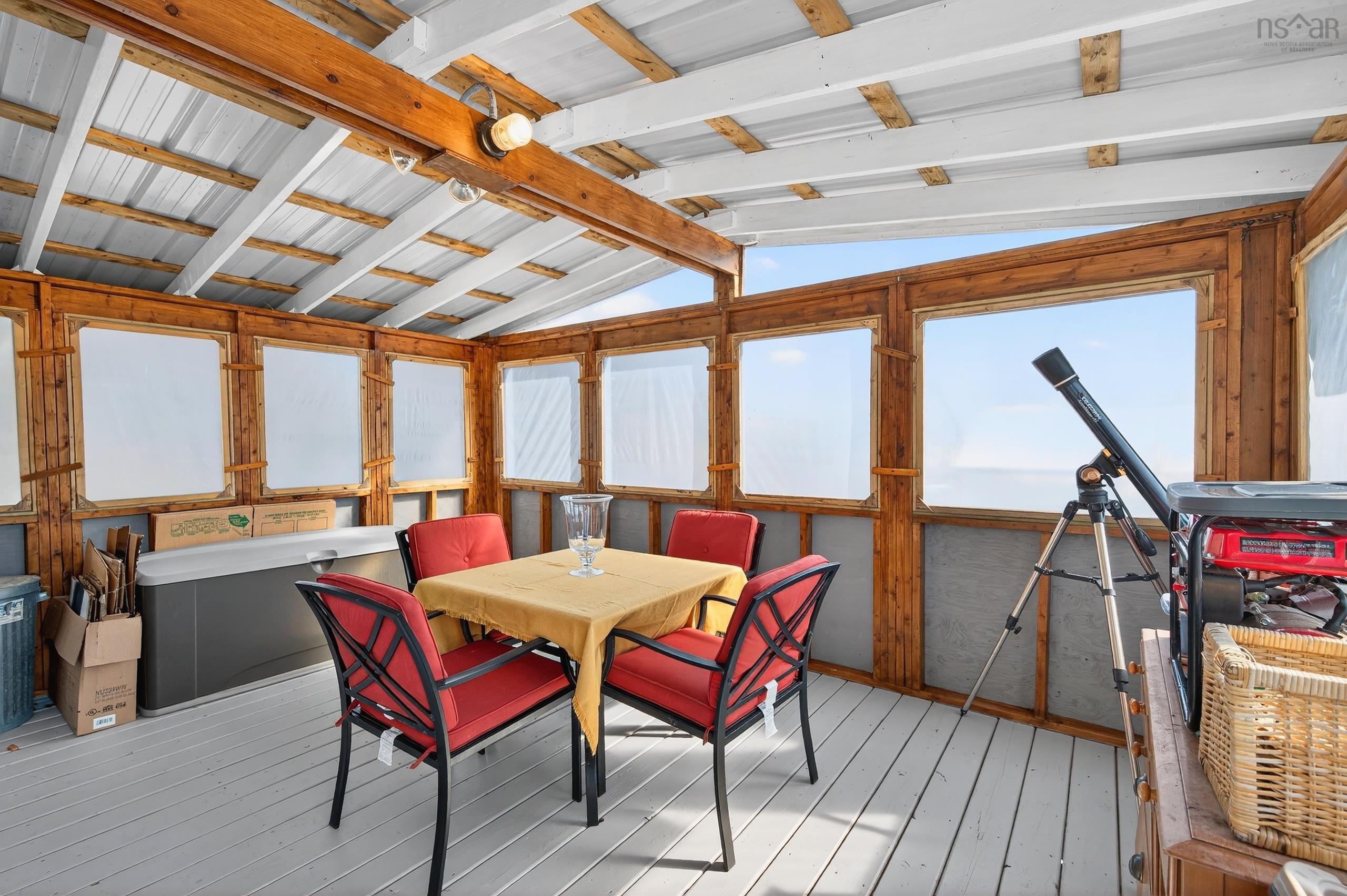 $419,900.00: 15682 7 Highway, East Ship Harbour
