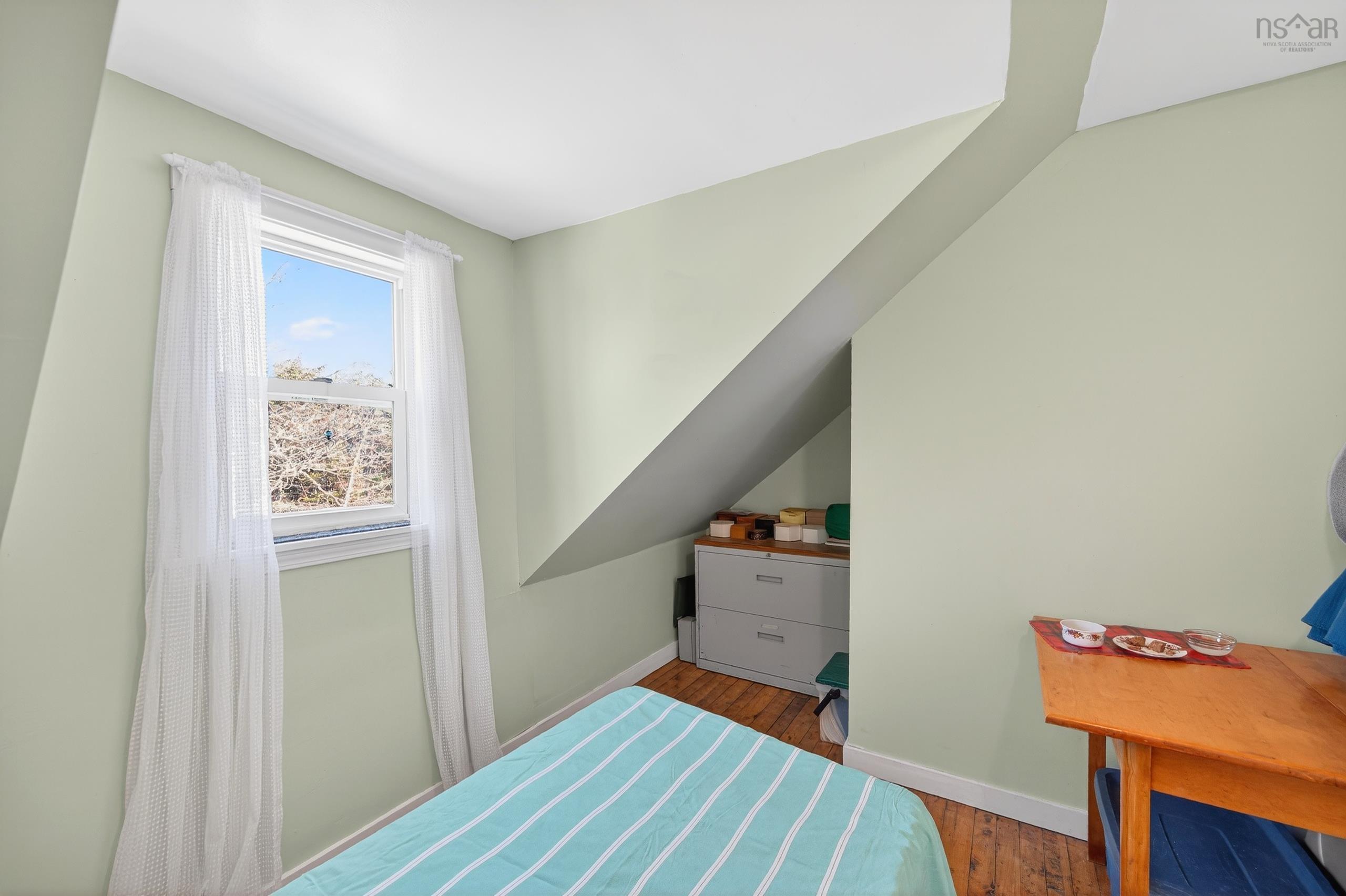 $419,900.00: 15682 7 Highway, East Ship Harbour