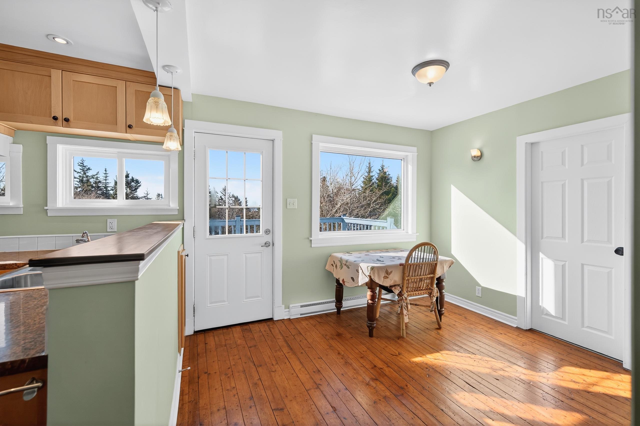 $419,900.00: 15682 7 Highway, East Ship Harbour