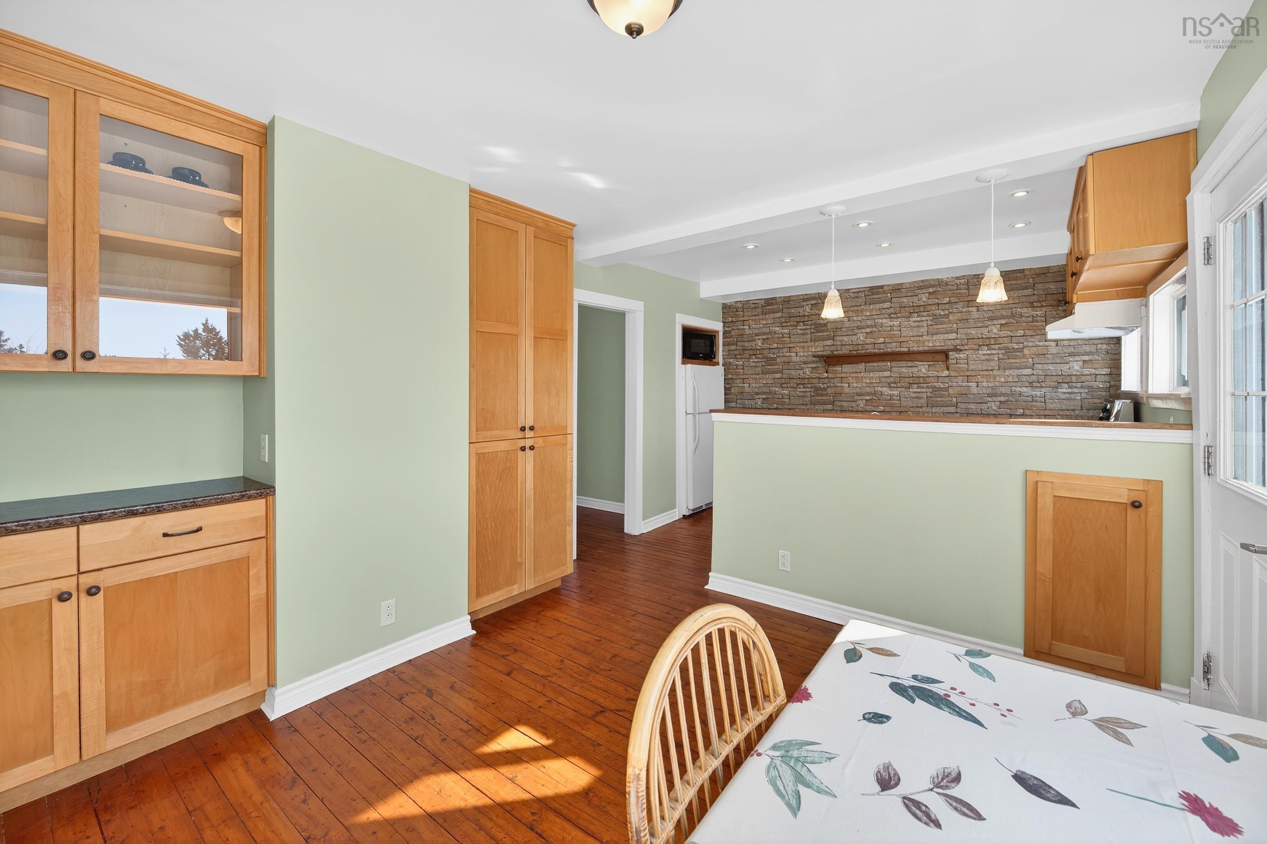 $419,900.00: 15682 7 Highway, East Ship Harbour