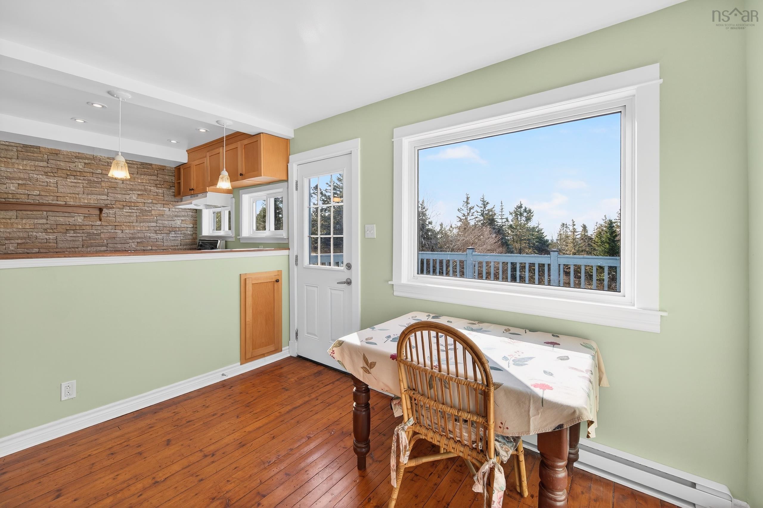 $419,900.00: 15682 7 Highway, East Ship Harbour