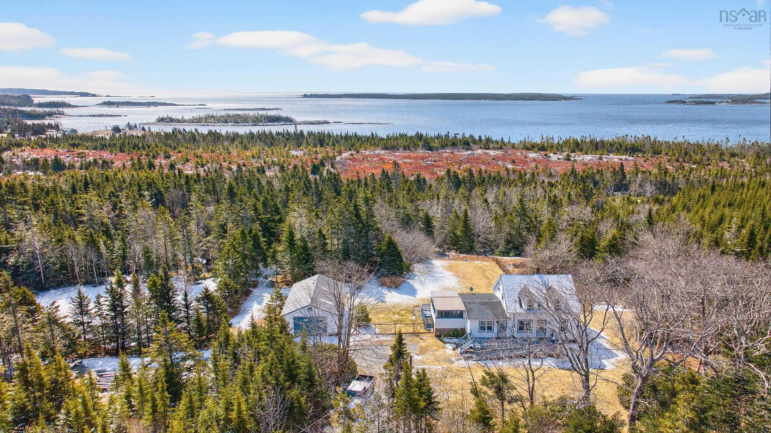 $419,900.00: 15682 7 Highway, East Ship Harbour