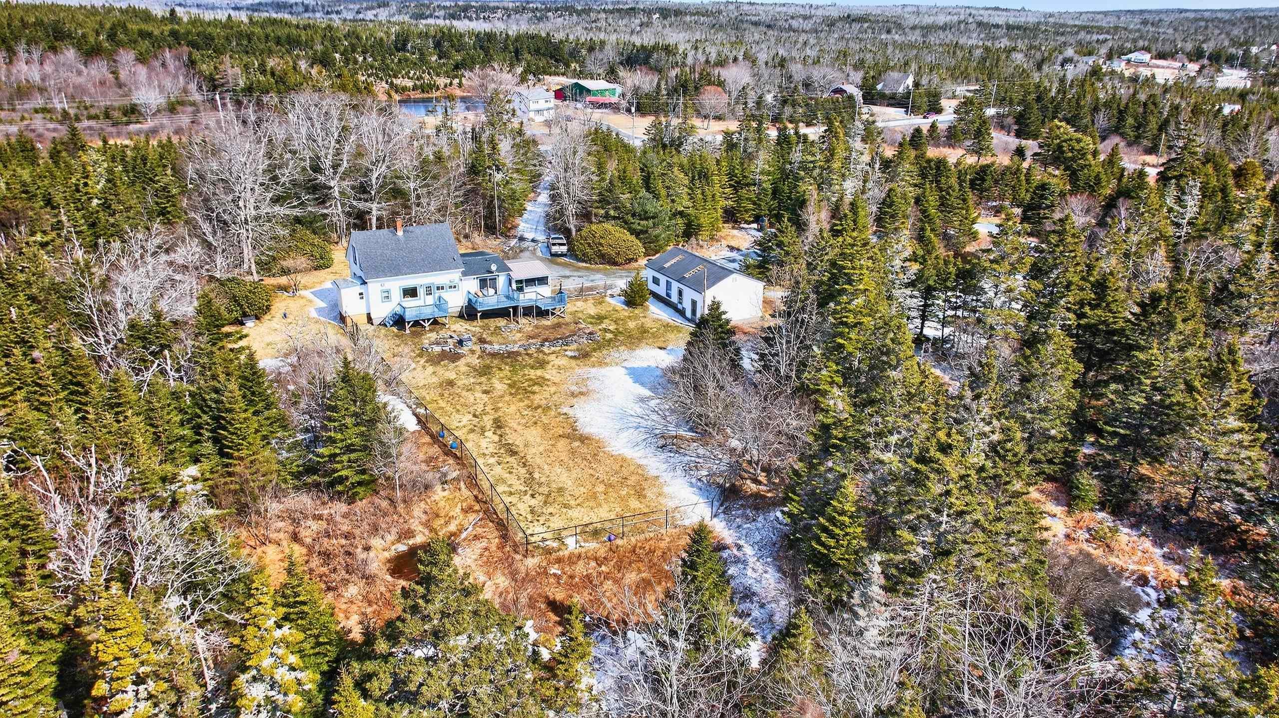 $419,900.00: 15682 7 Highway, East Ship Harbour